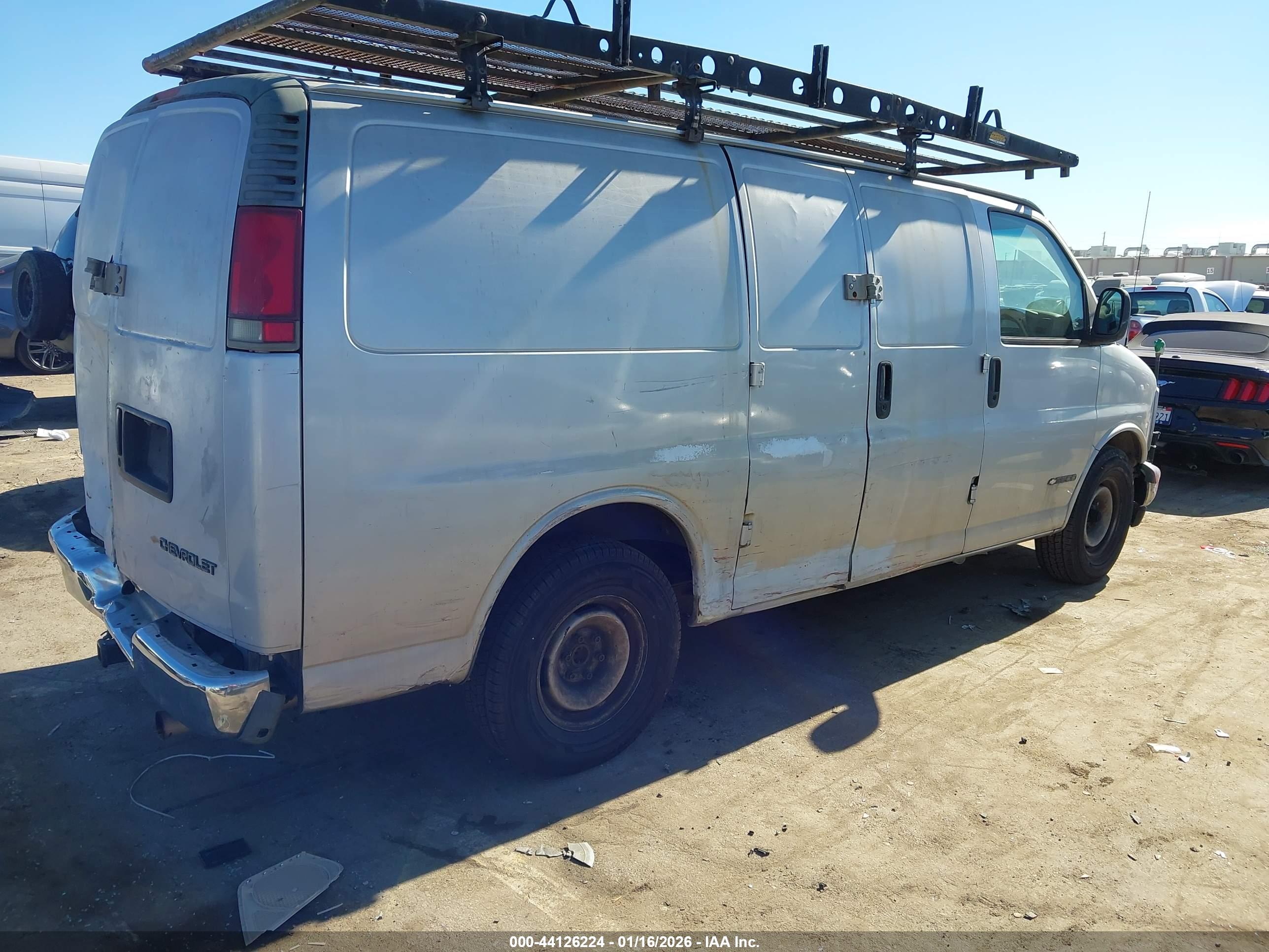 CHEVROLET EXPRESS image 4