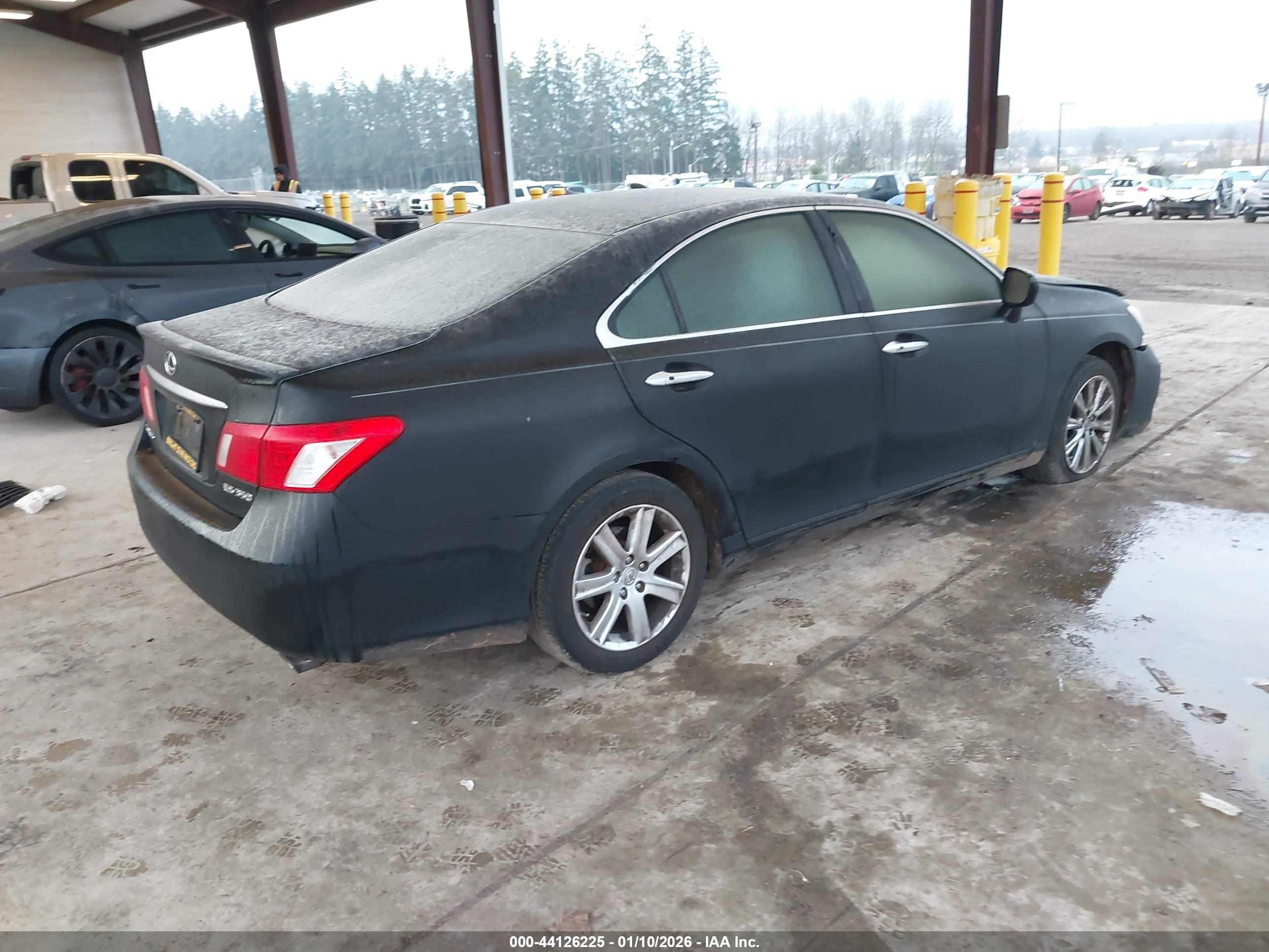 LEXUS ES image 4