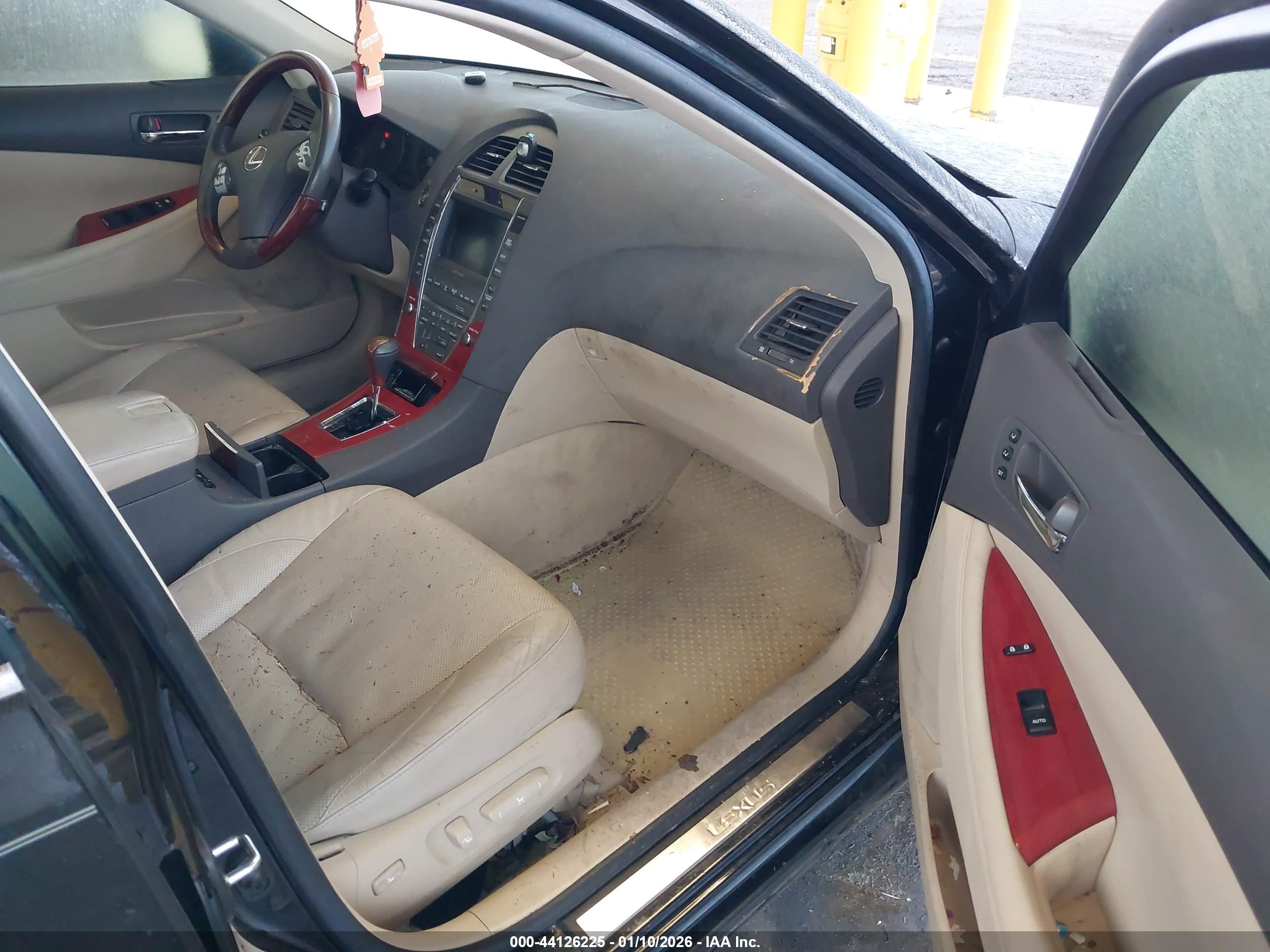 LEXUS ES image 5