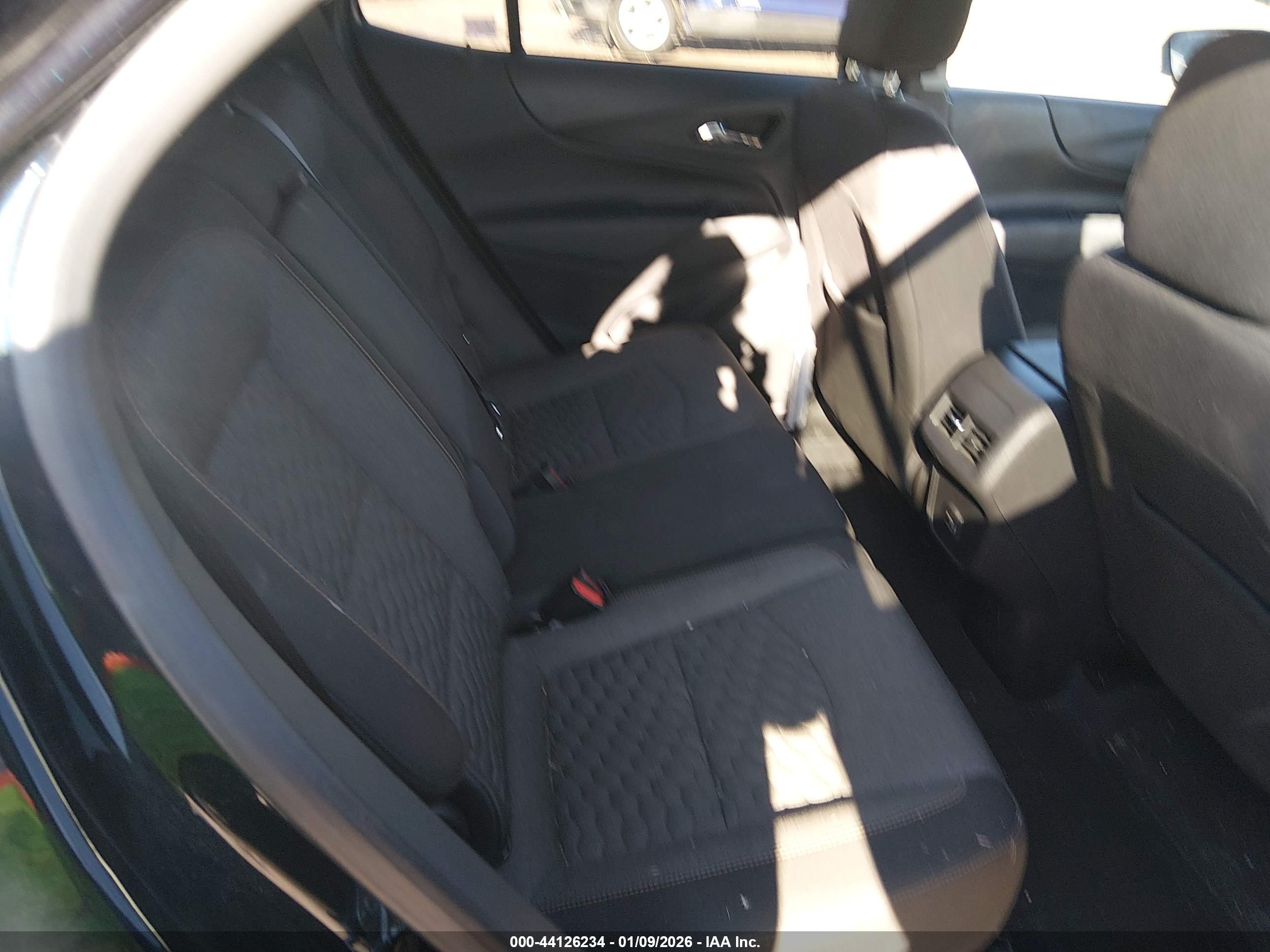 CHEVROLET EQUINOX image 8