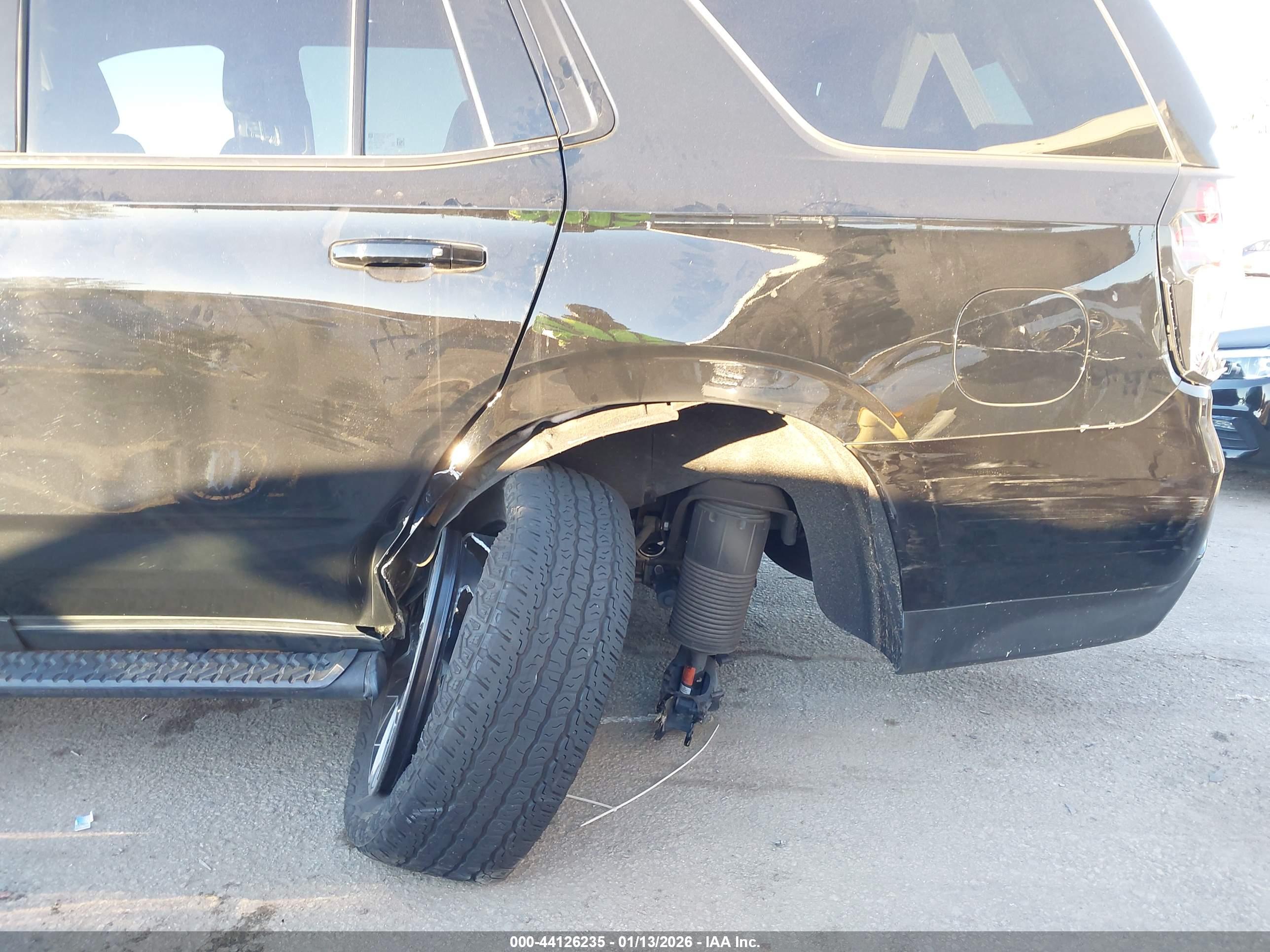 CHEVROLET TAHOE image 6