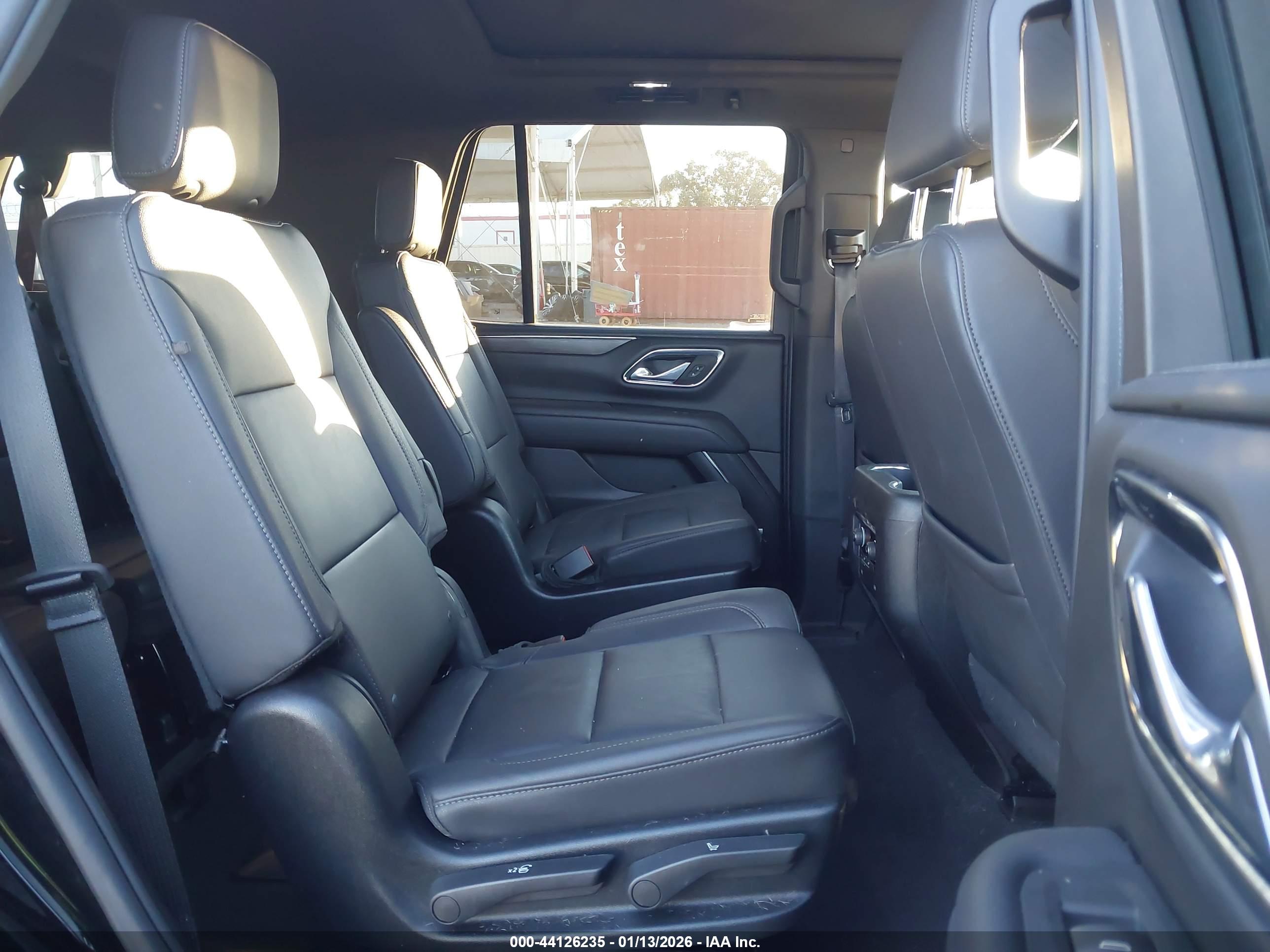 CHEVROLET TAHOE image 8