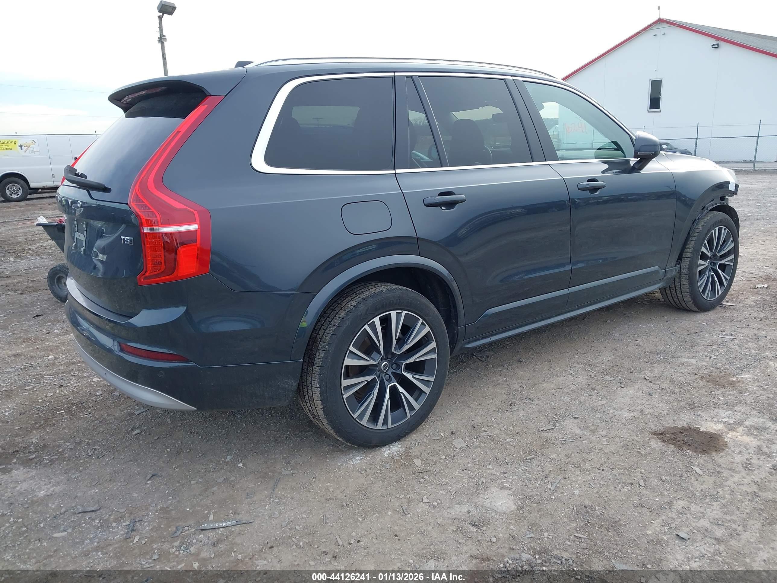 VOLVO XC90 image 4
