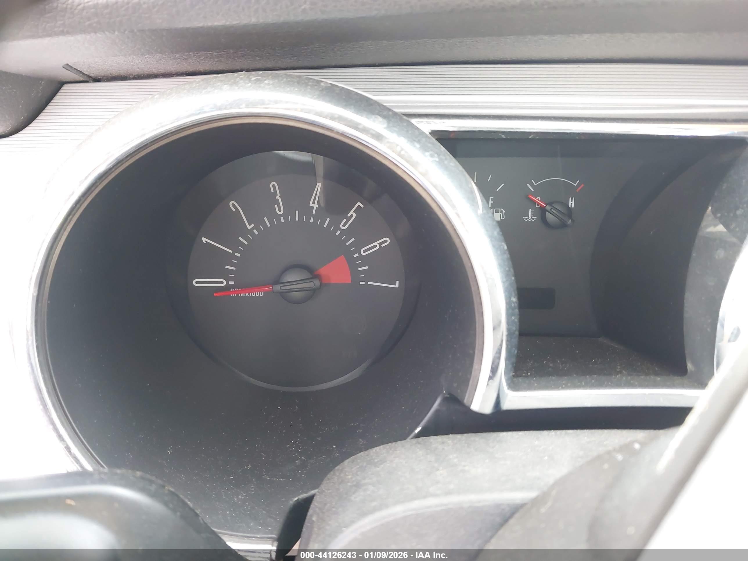 FORD MUSTANG image 7