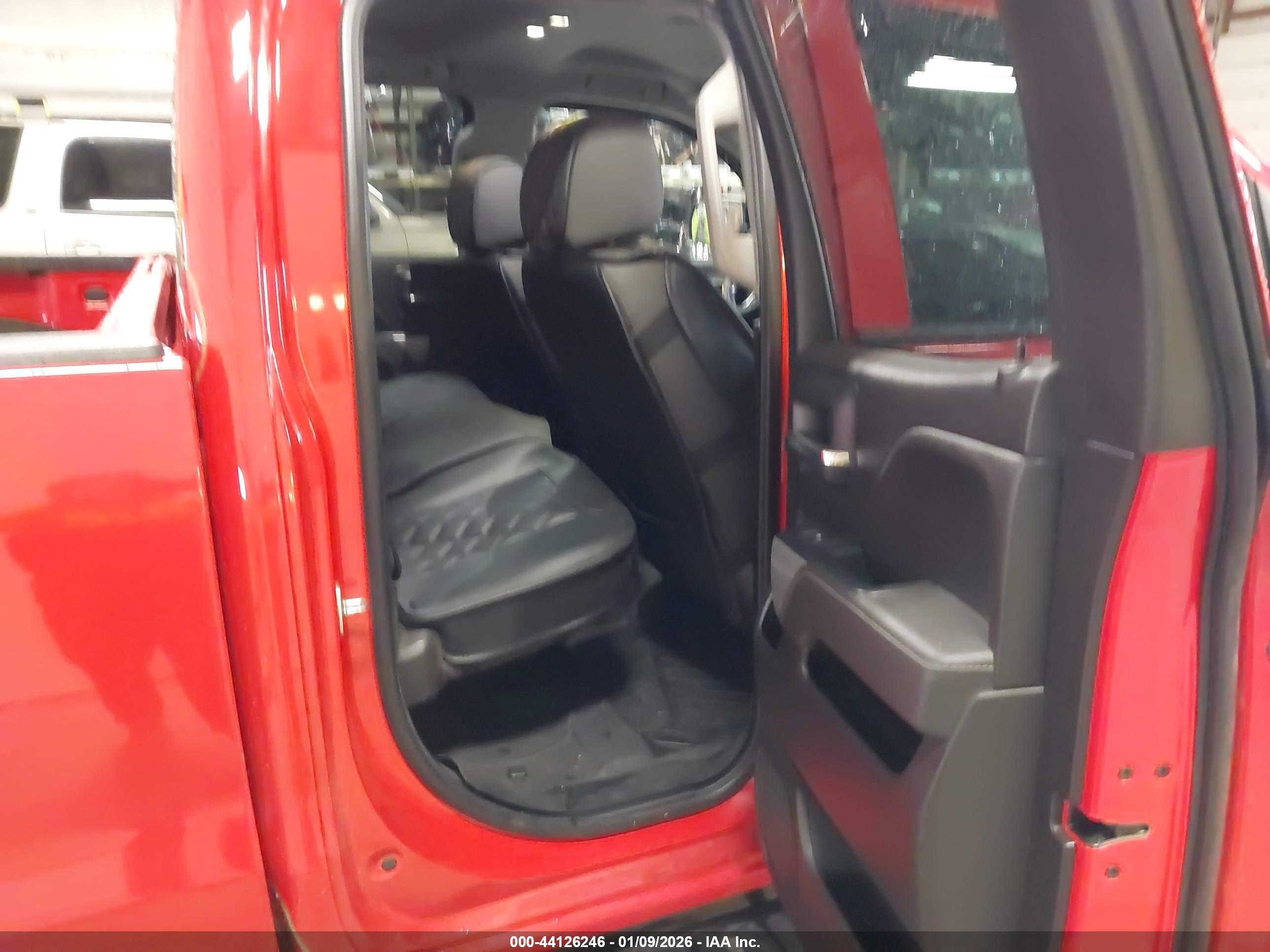 CHEVROLET SILVERADO image 8