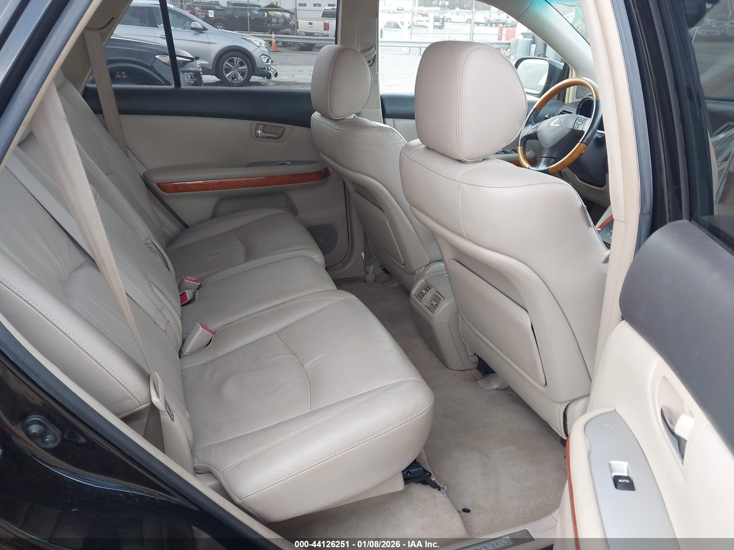 LEXUS RX image 8
