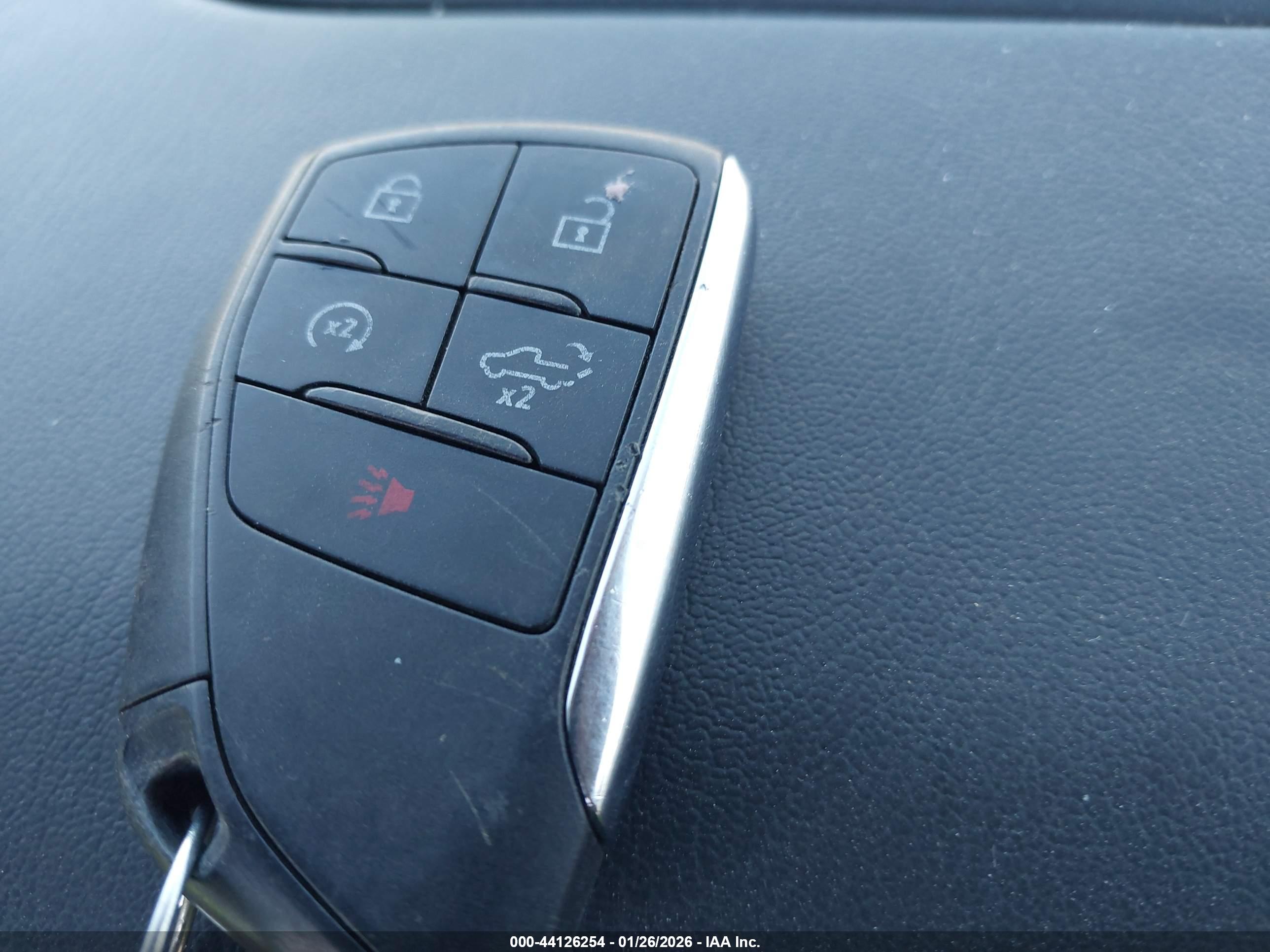 GMC SIERRA image 11