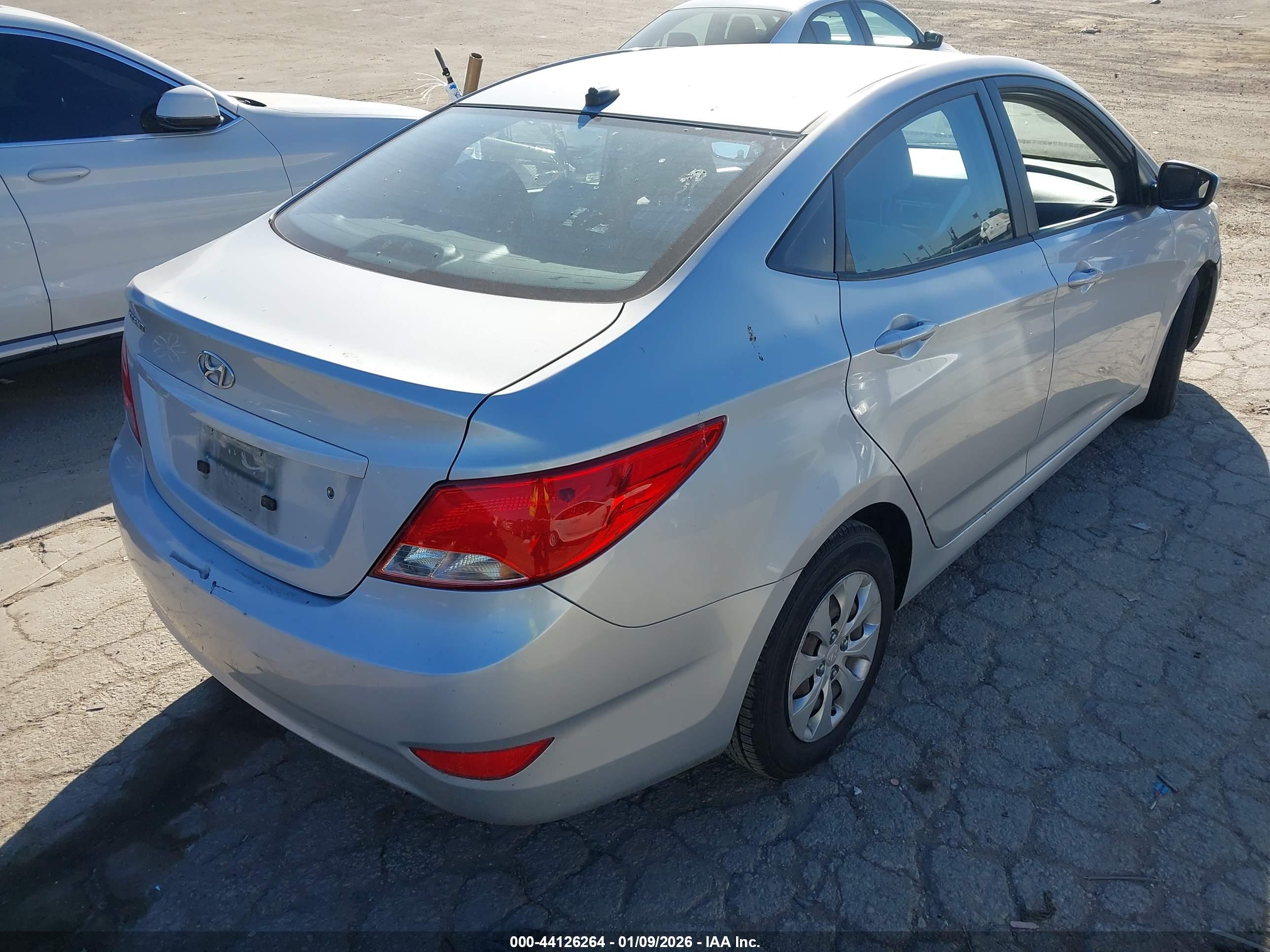 HYUNDAI ACCENT image 4
