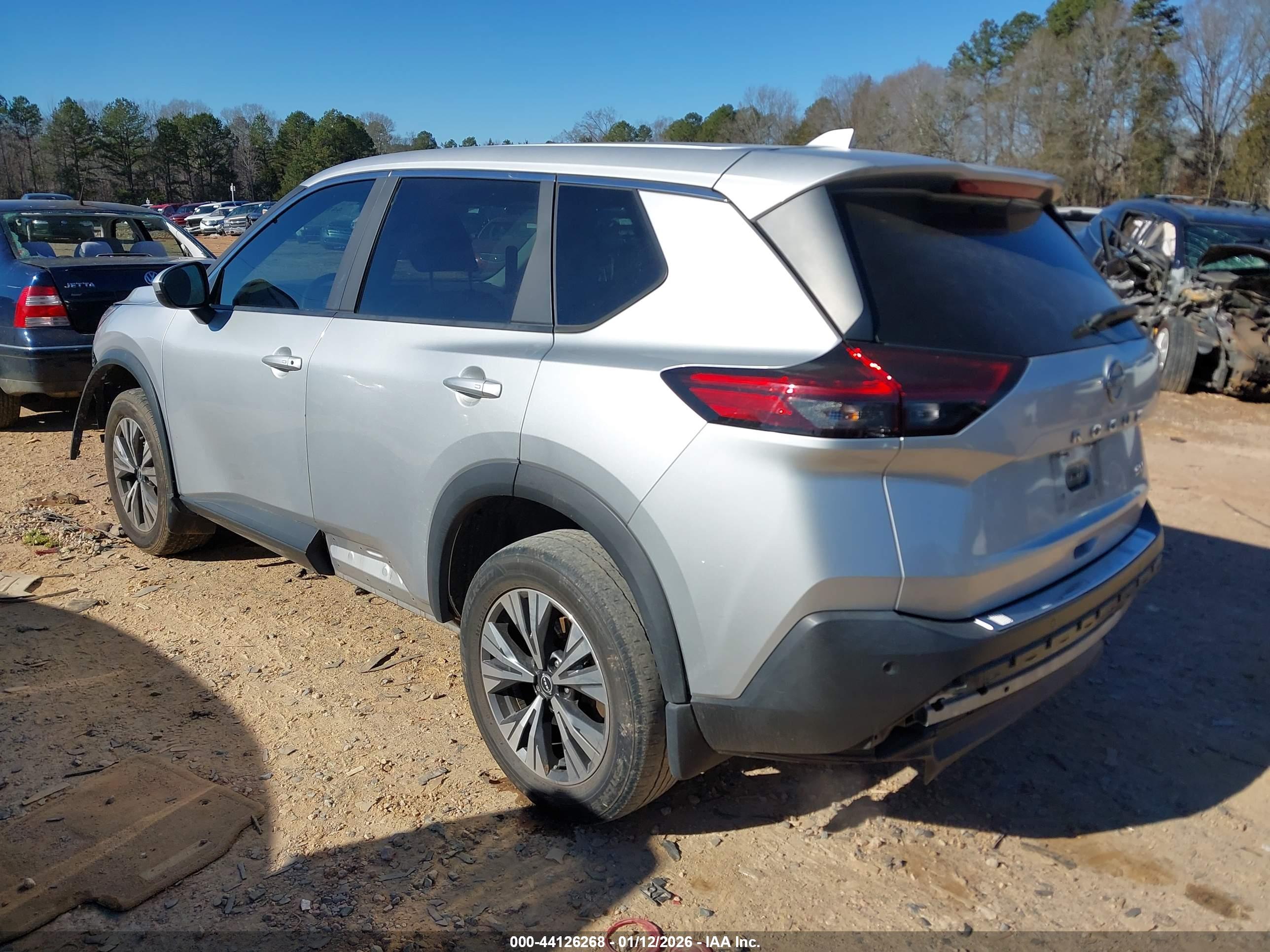 NISSAN ROGUE image 3
