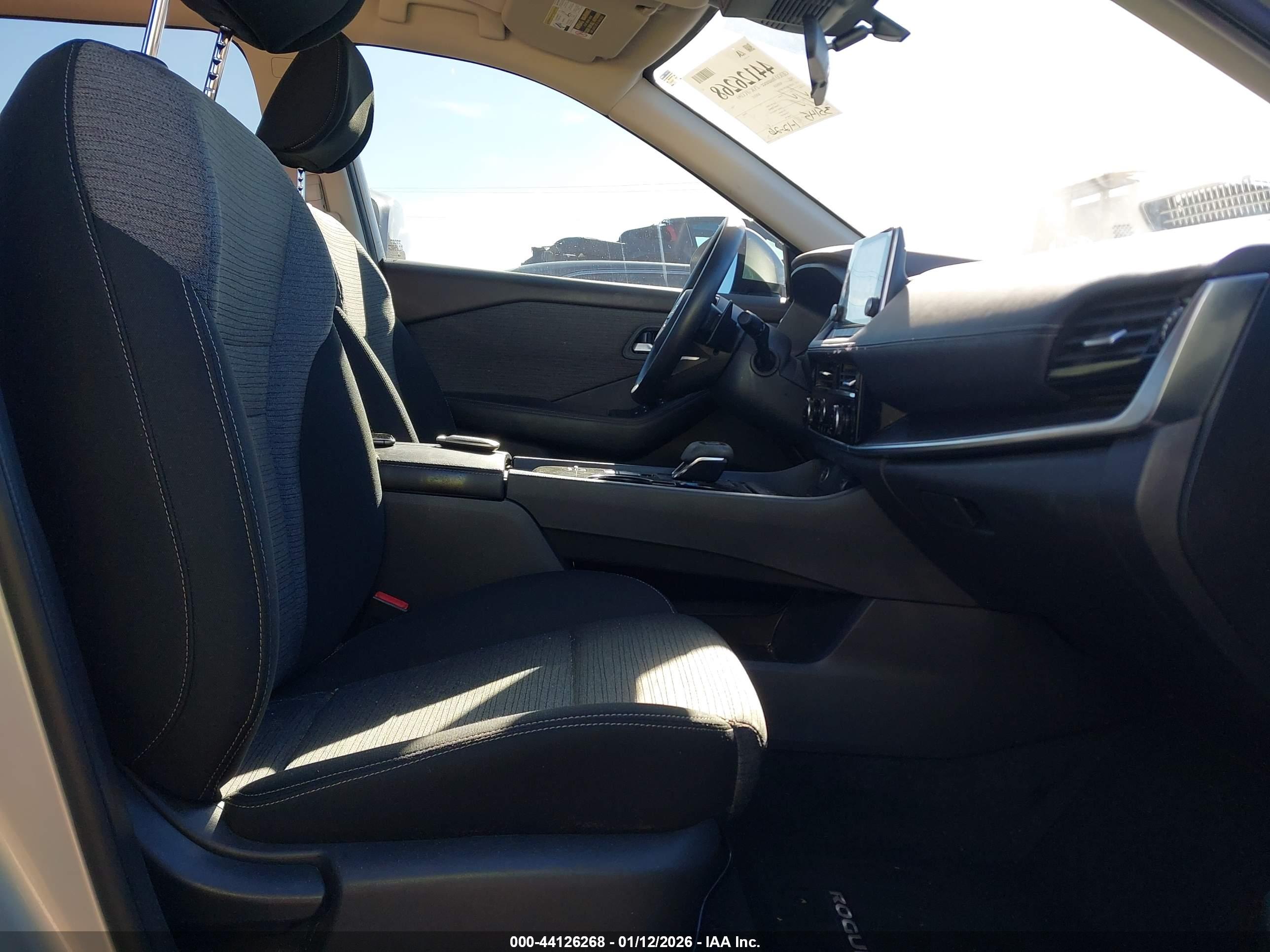 NISSAN ROGUE image 5