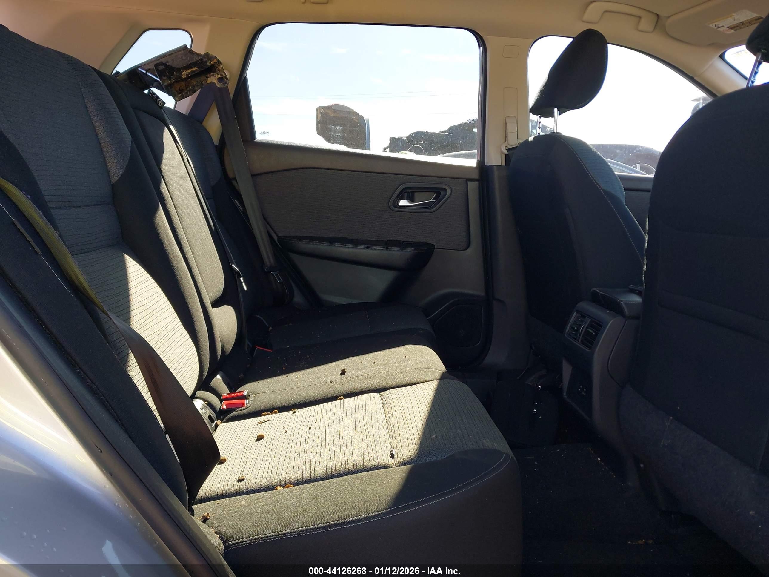 NISSAN ROGUE image 8