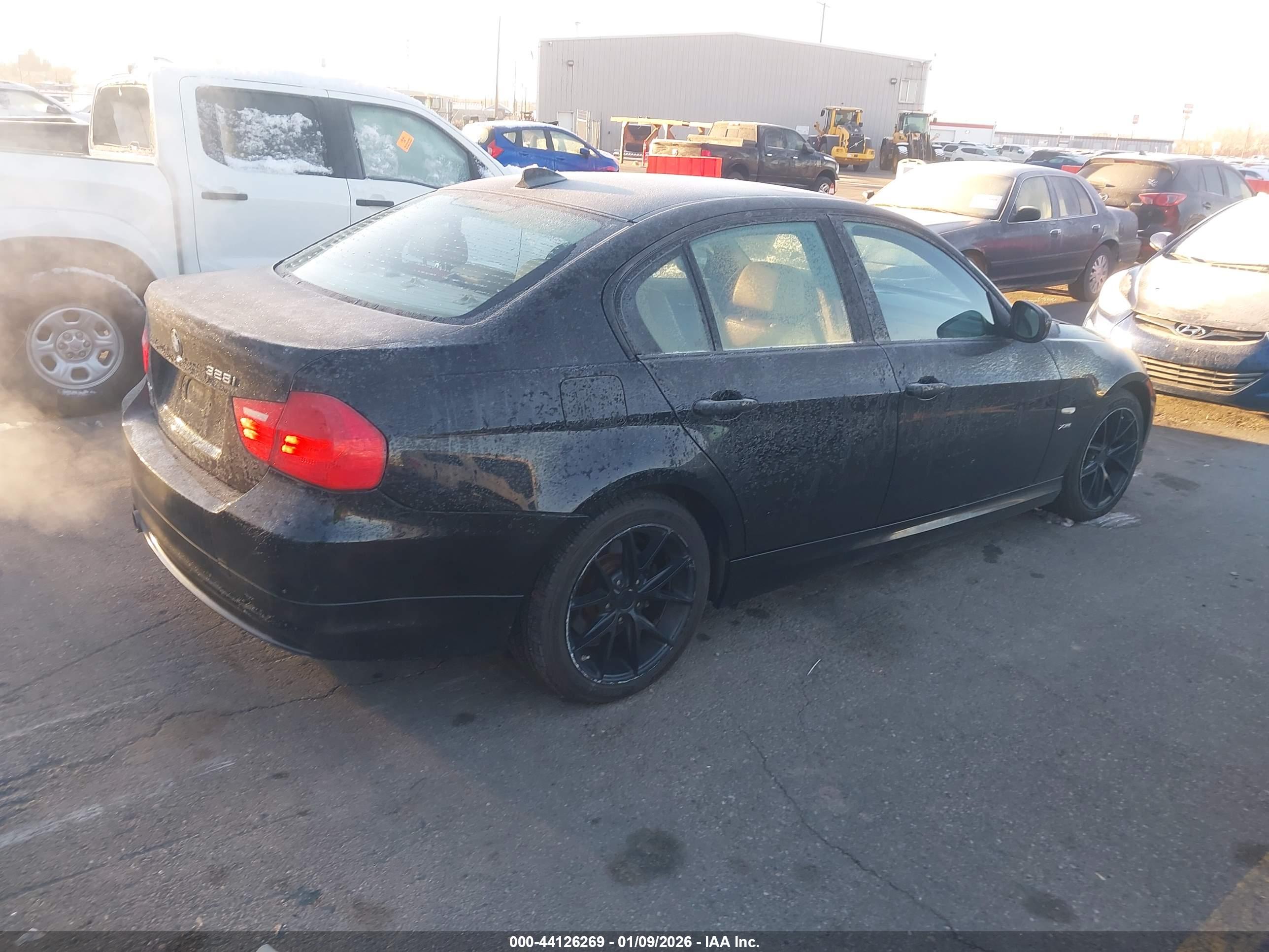 BMW 328I image 4