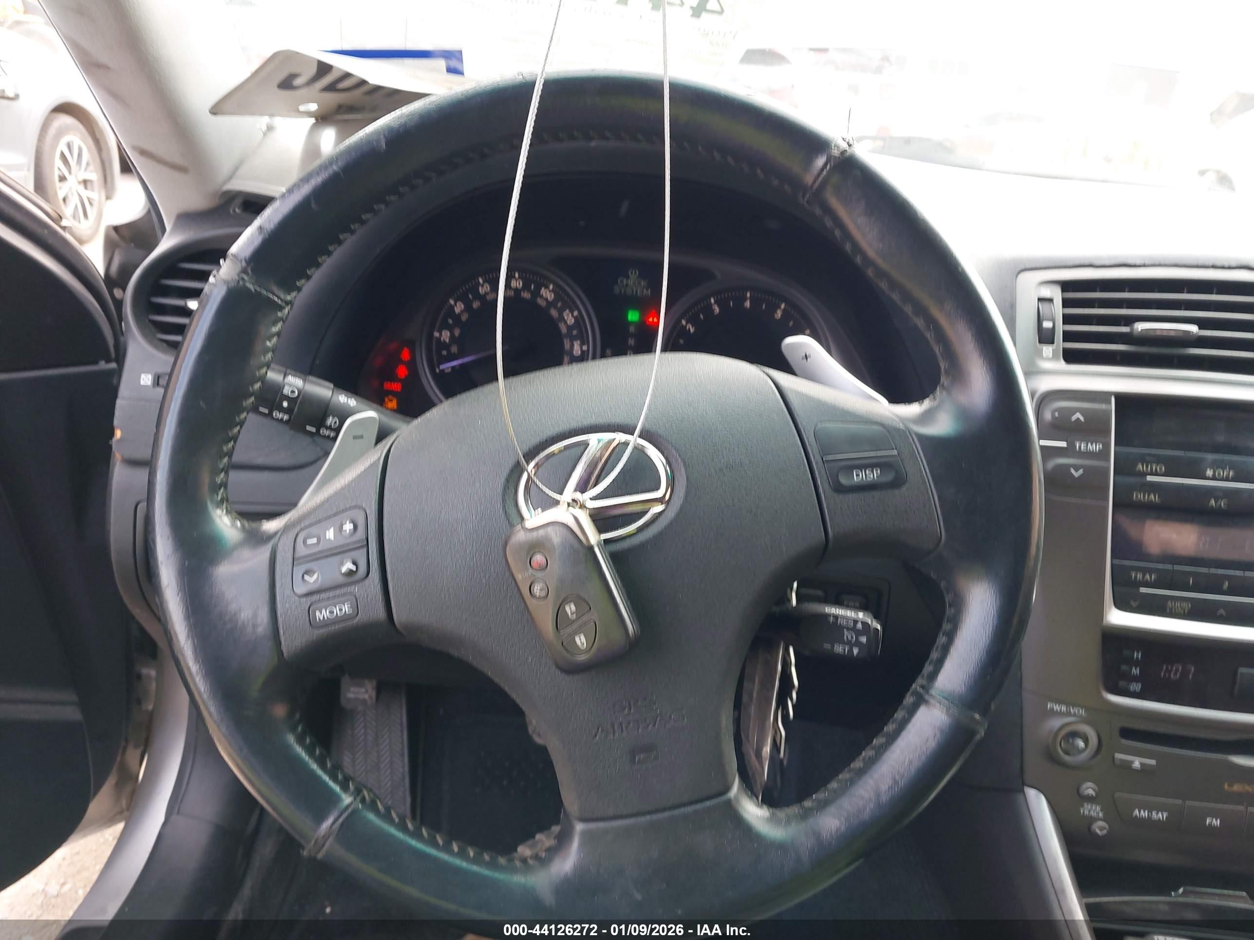 LEXUS IS image 11