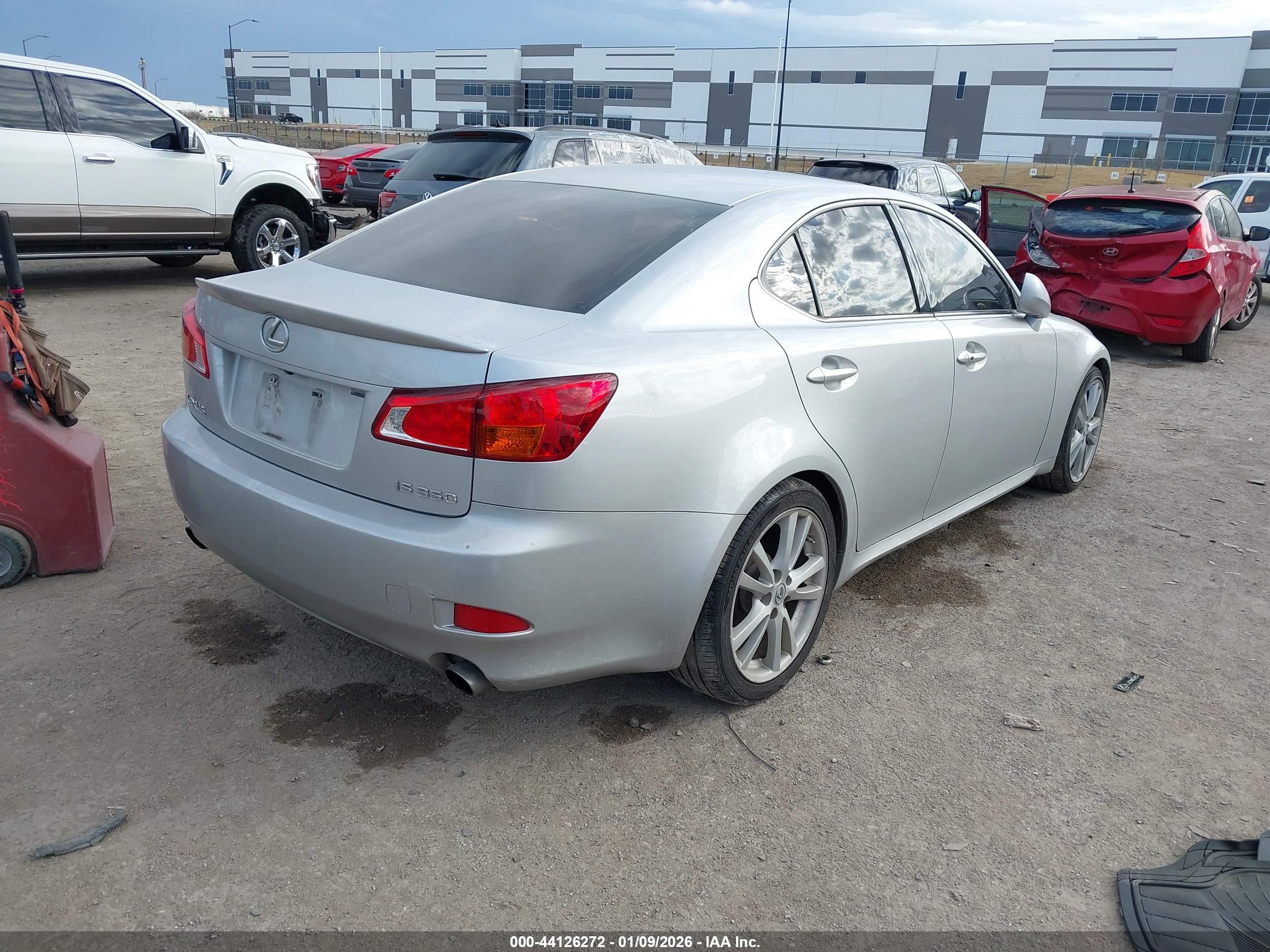 LEXUS IS image 4