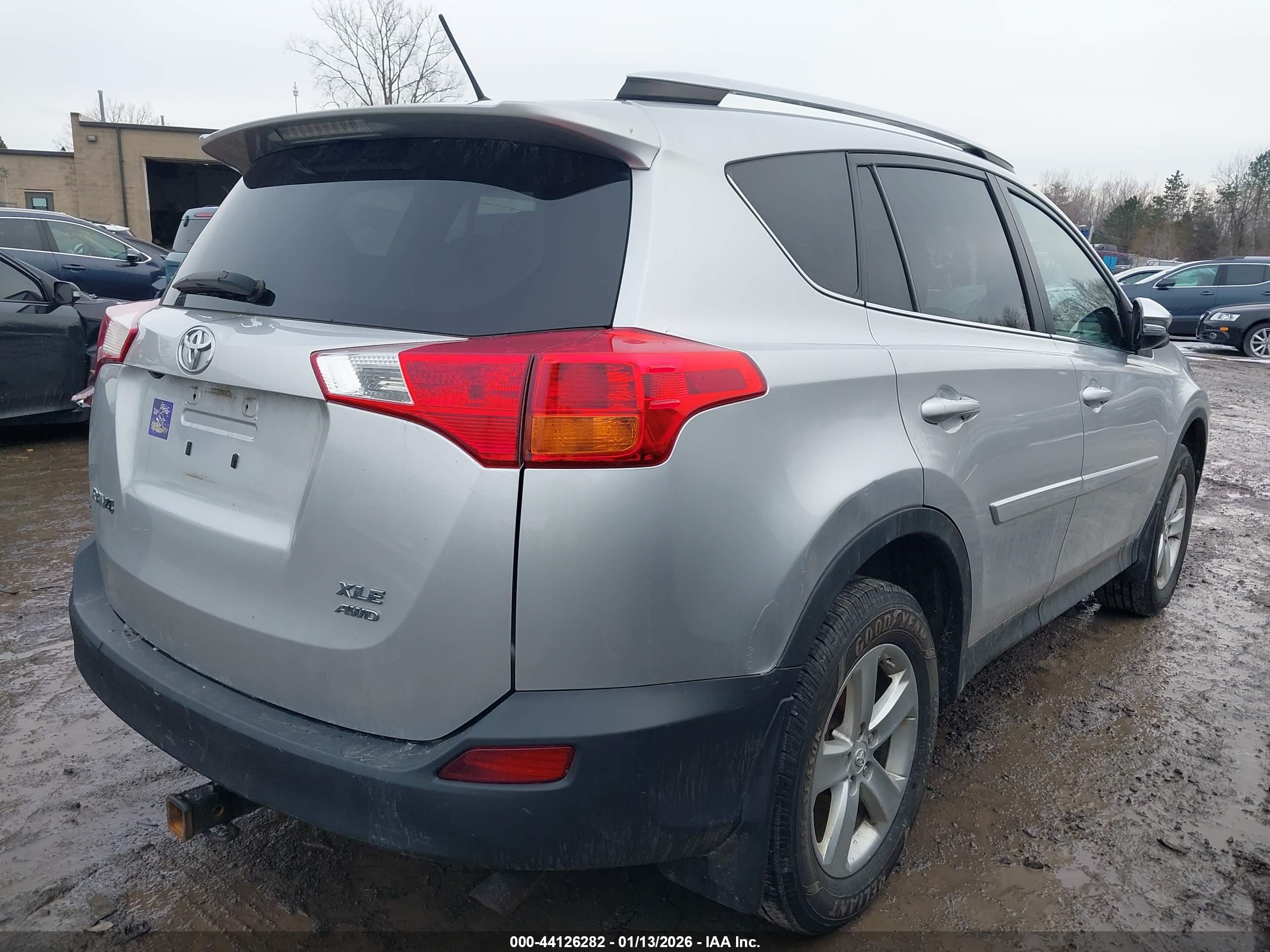 TOYOTA RAV4 image 4