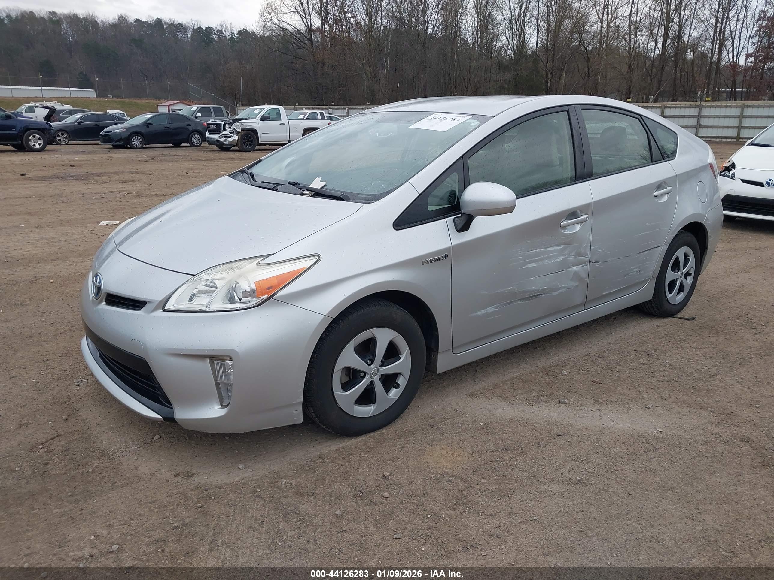 TOYOTA PRIUS image 2
