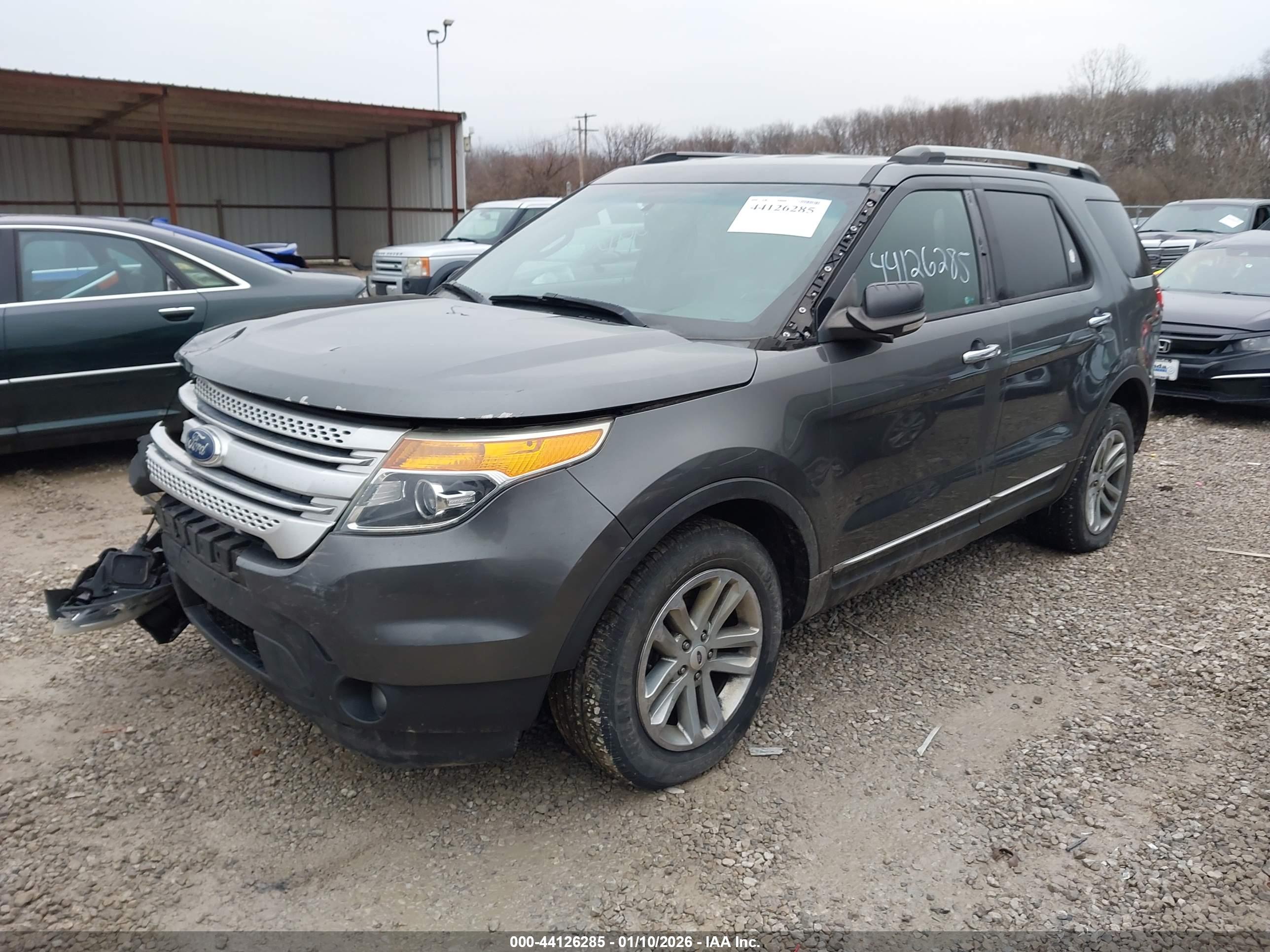 FORD EXPLORER image 2