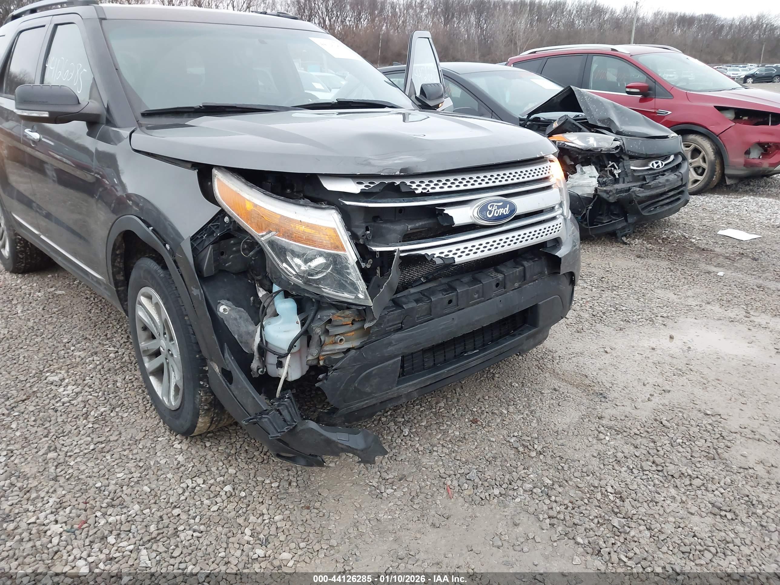 FORD EXPLORER image 6
