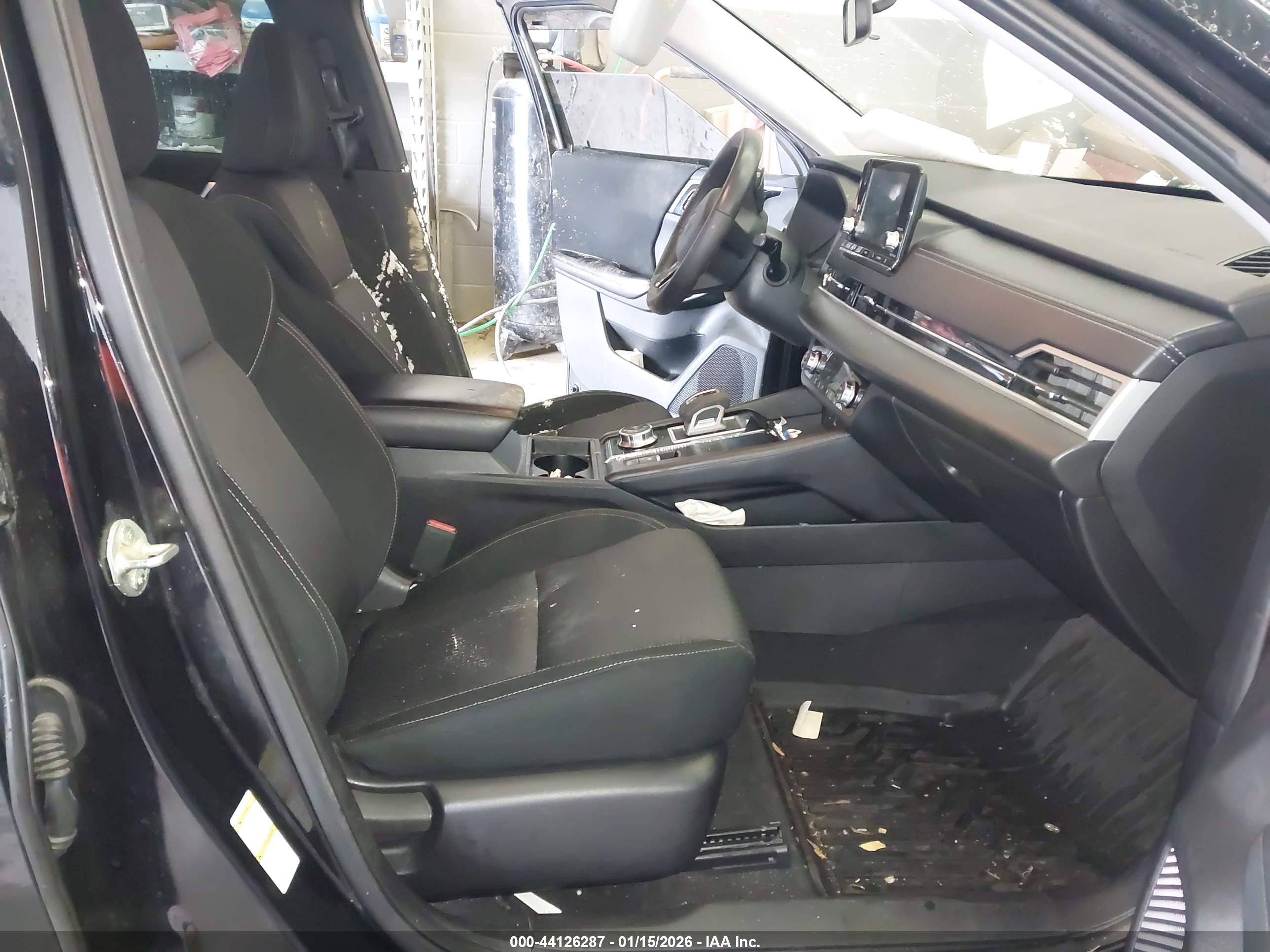 MITSUBISHI OUTLANDER image 5