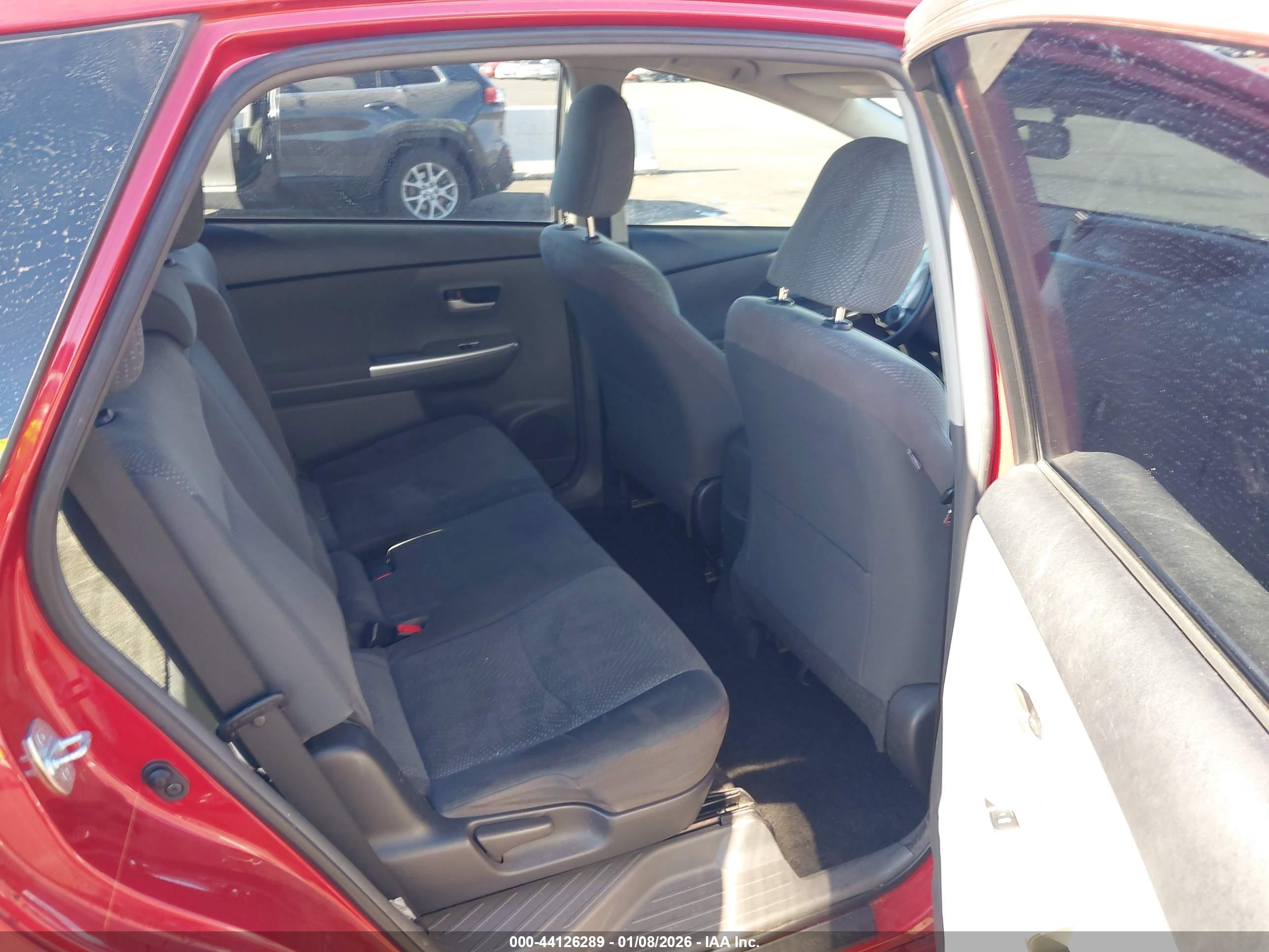 TOYOTA PRIUS image 8