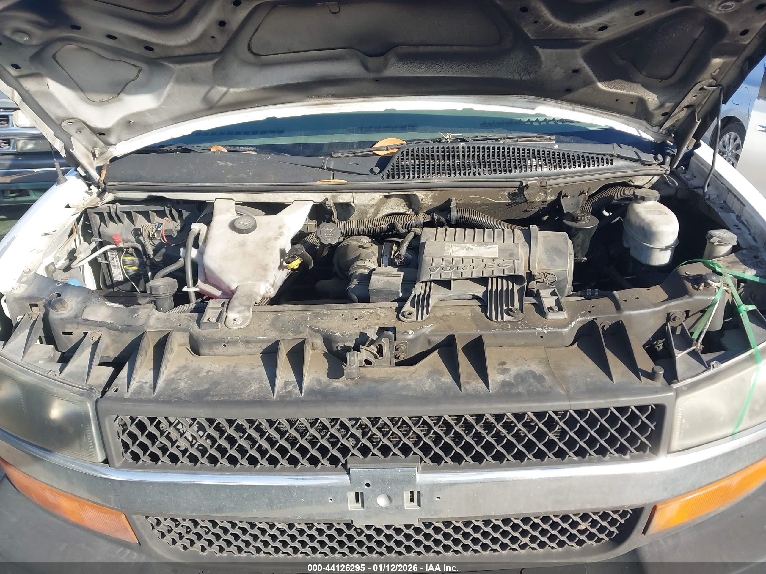 CHEVROLET EXPRESS image 10