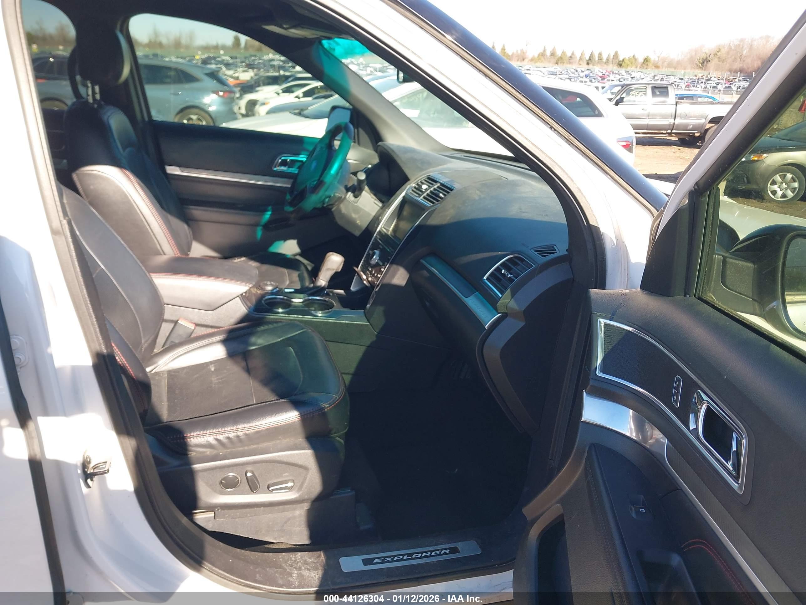 FORD EXPLORER image 5