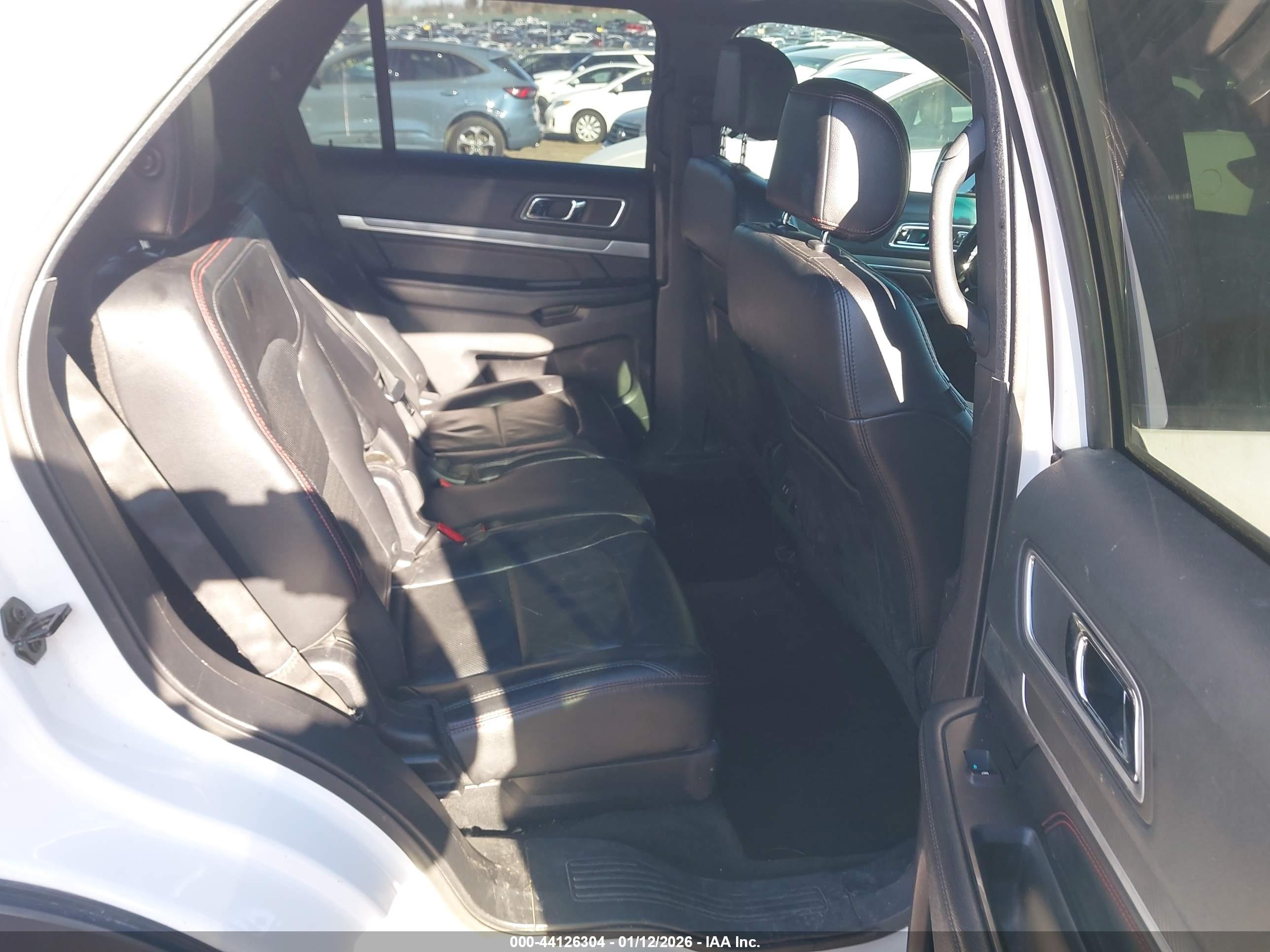 FORD EXPLORER image 8