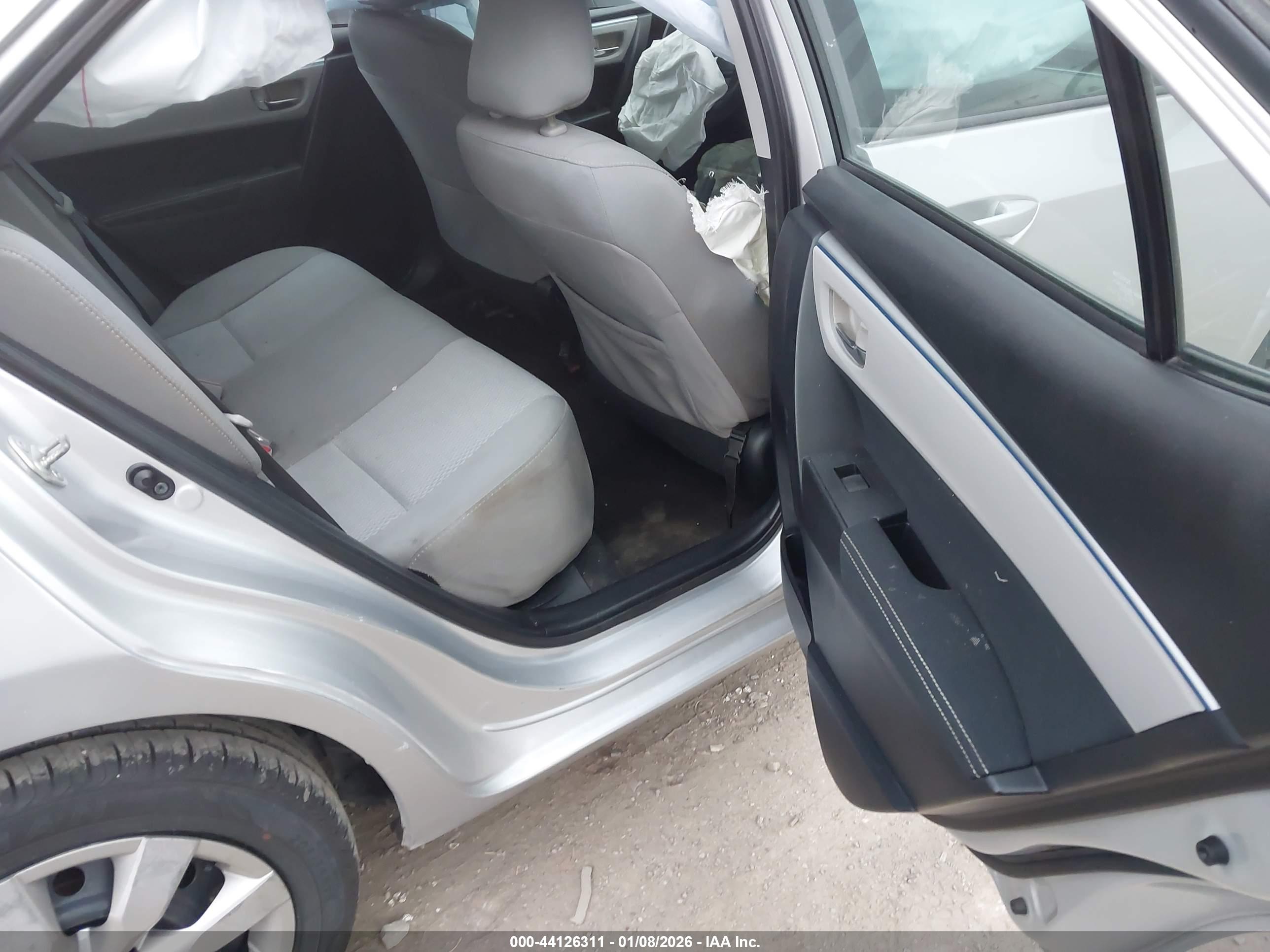 TOYOTA COROLLA image 8