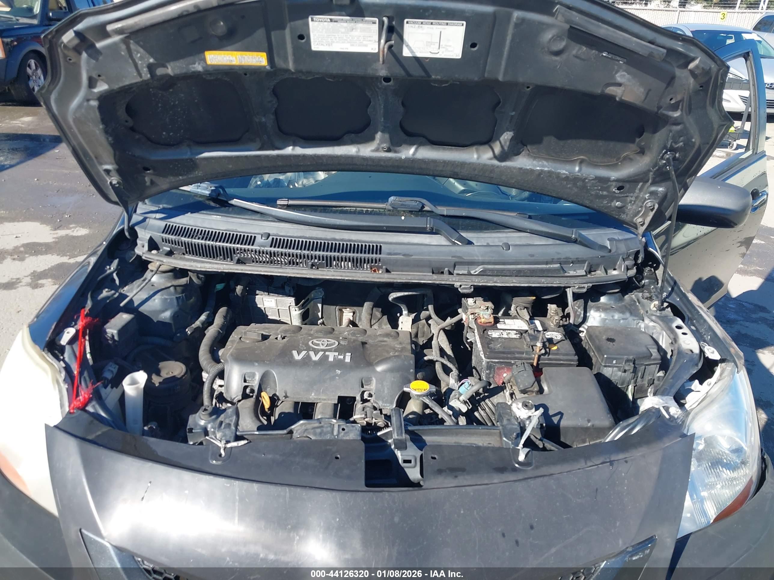 TOYOTA YARIS image 10