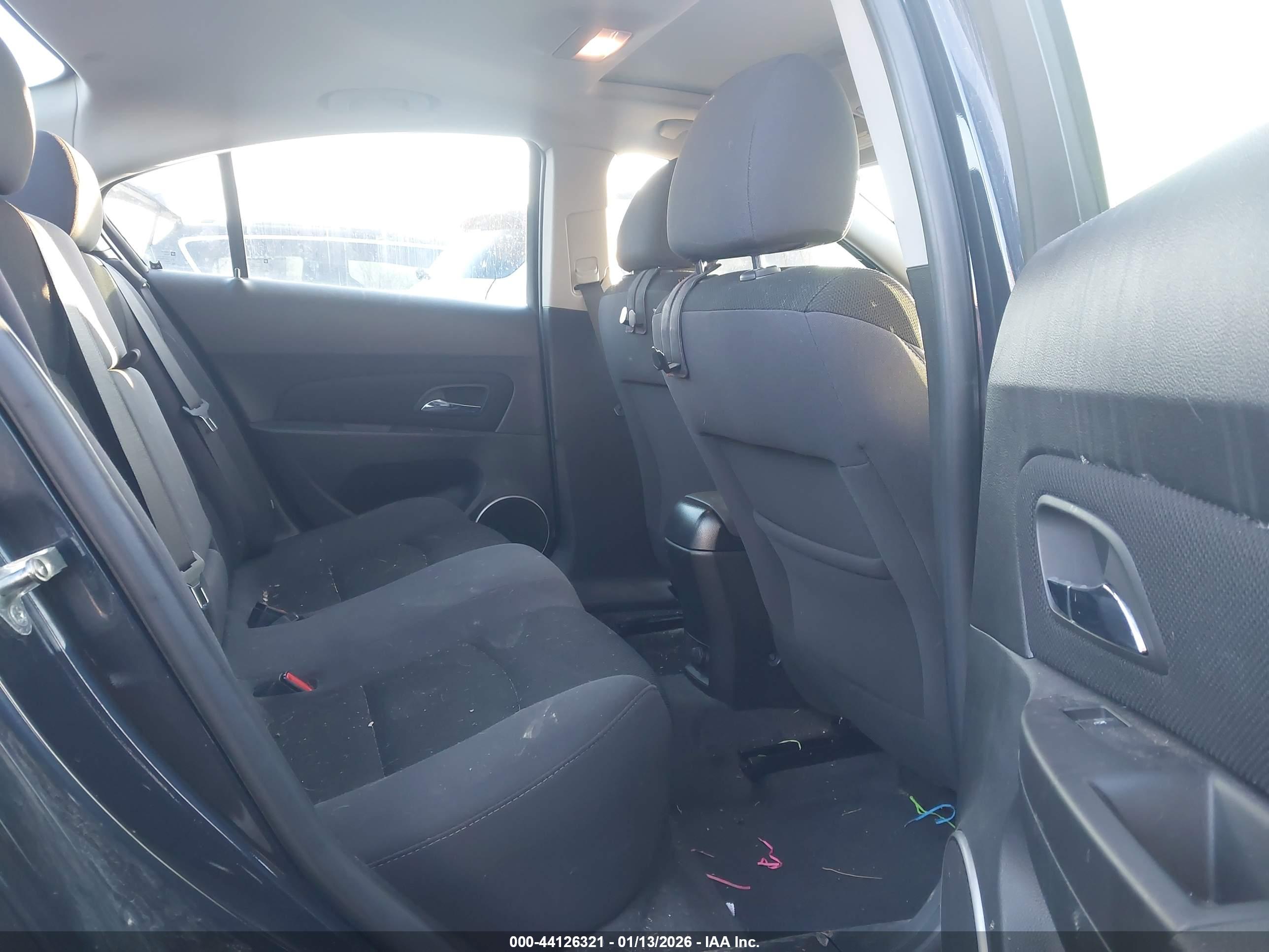 CHEVROLET CRUZE image 8