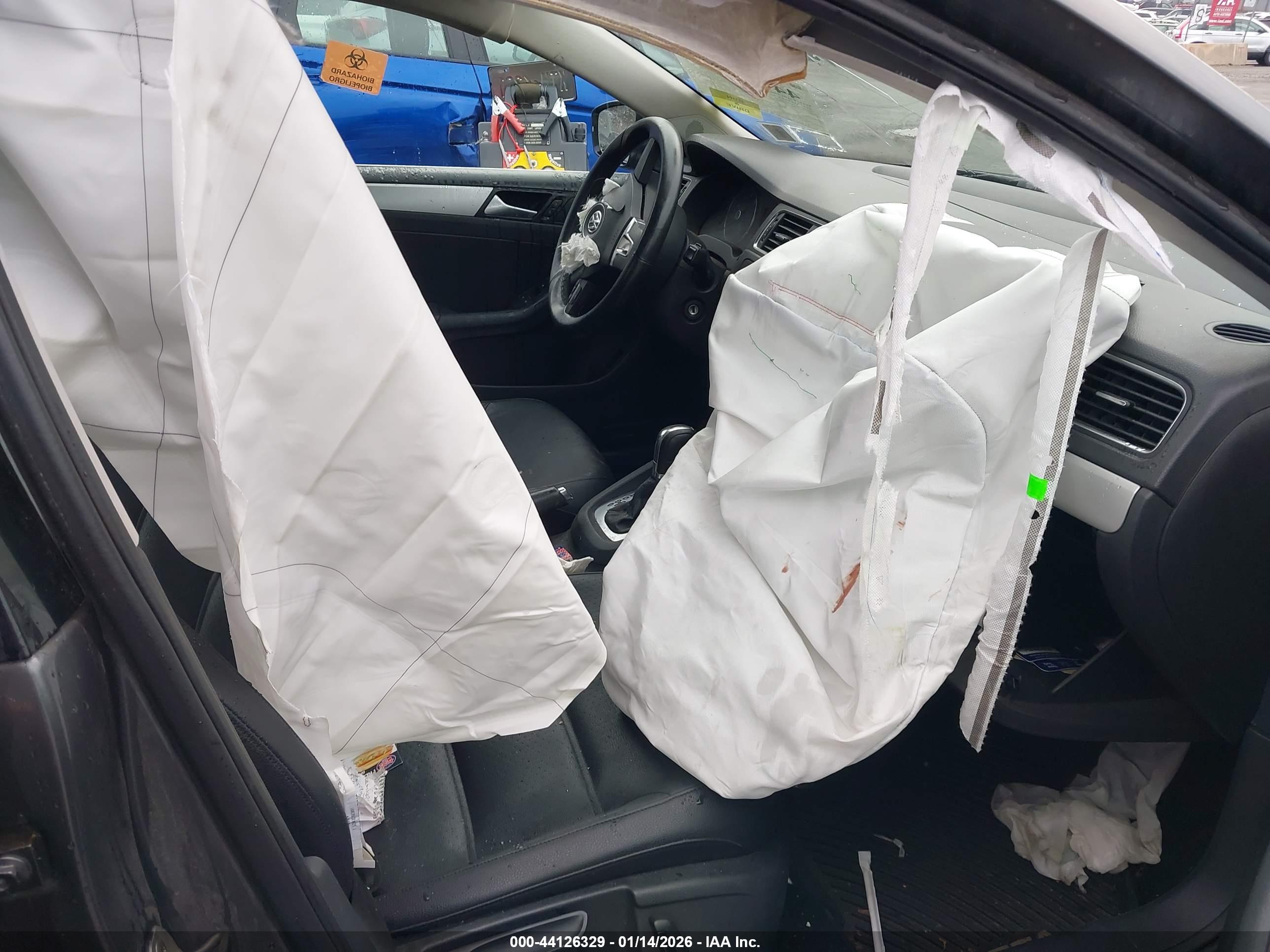 VOLKSWAGEN JETTA image 5