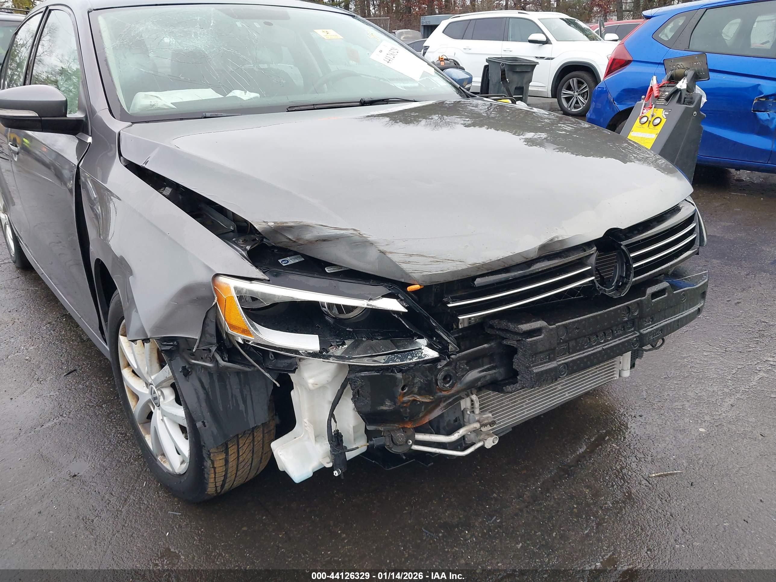 VOLKSWAGEN JETTA image 6