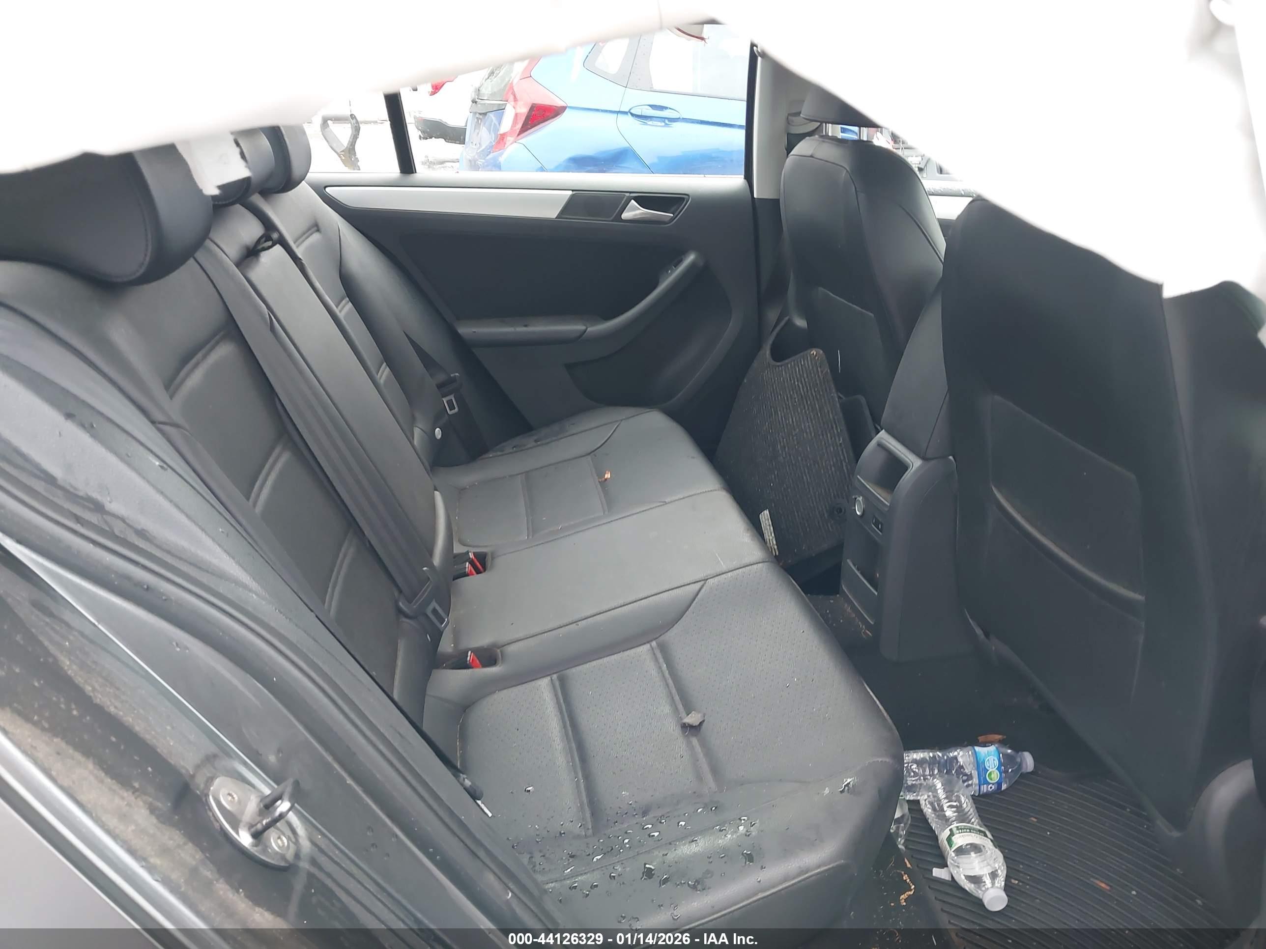 VOLKSWAGEN JETTA image 8