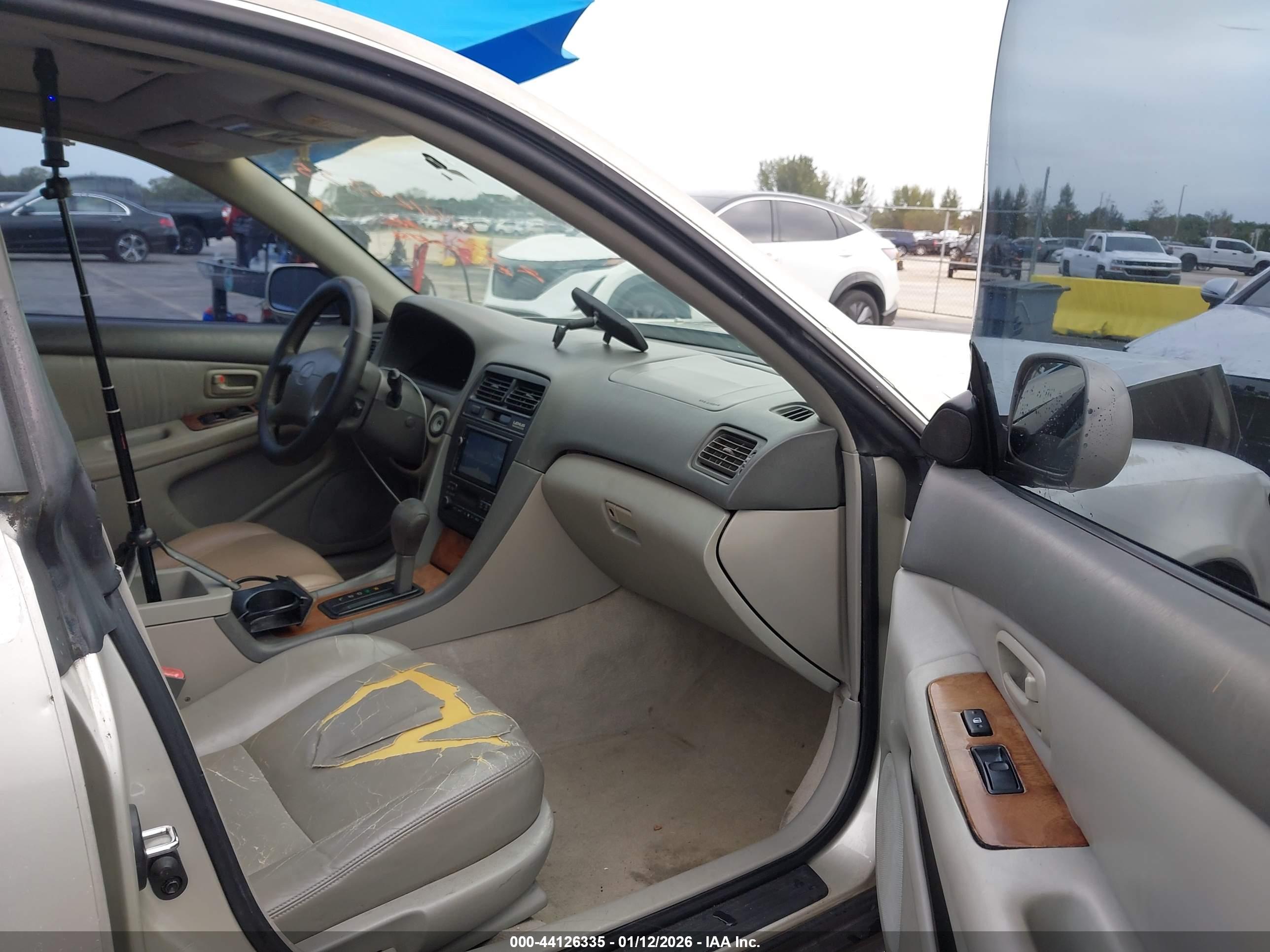 LEXUS ES image 5