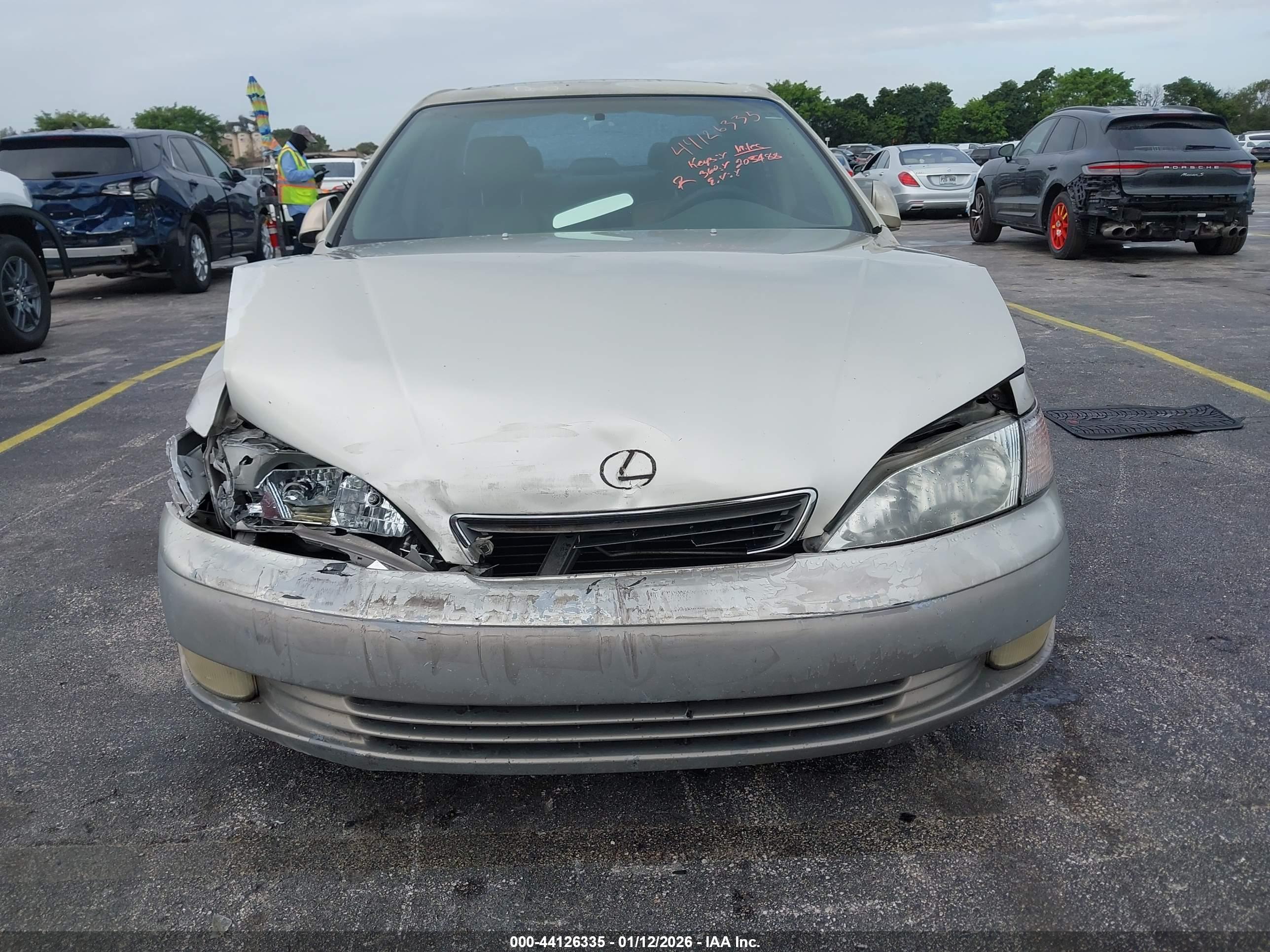 LEXUS ES image 6