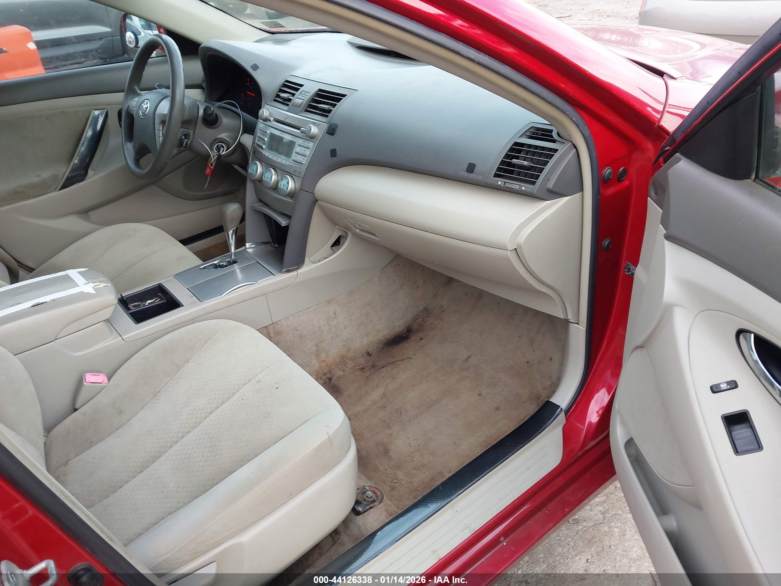 TOYOTA CAMRY image 5