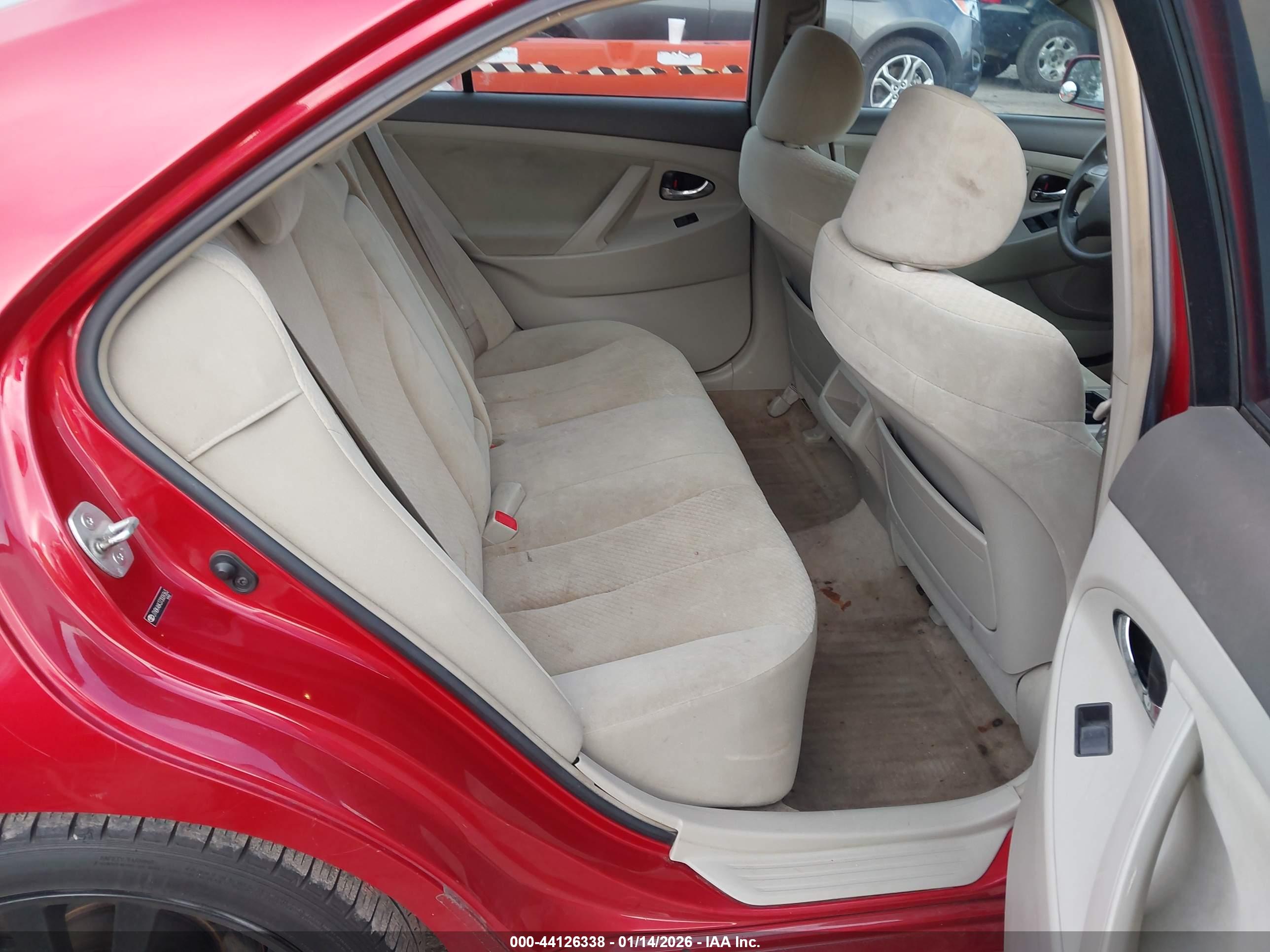 TOYOTA CAMRY image 8