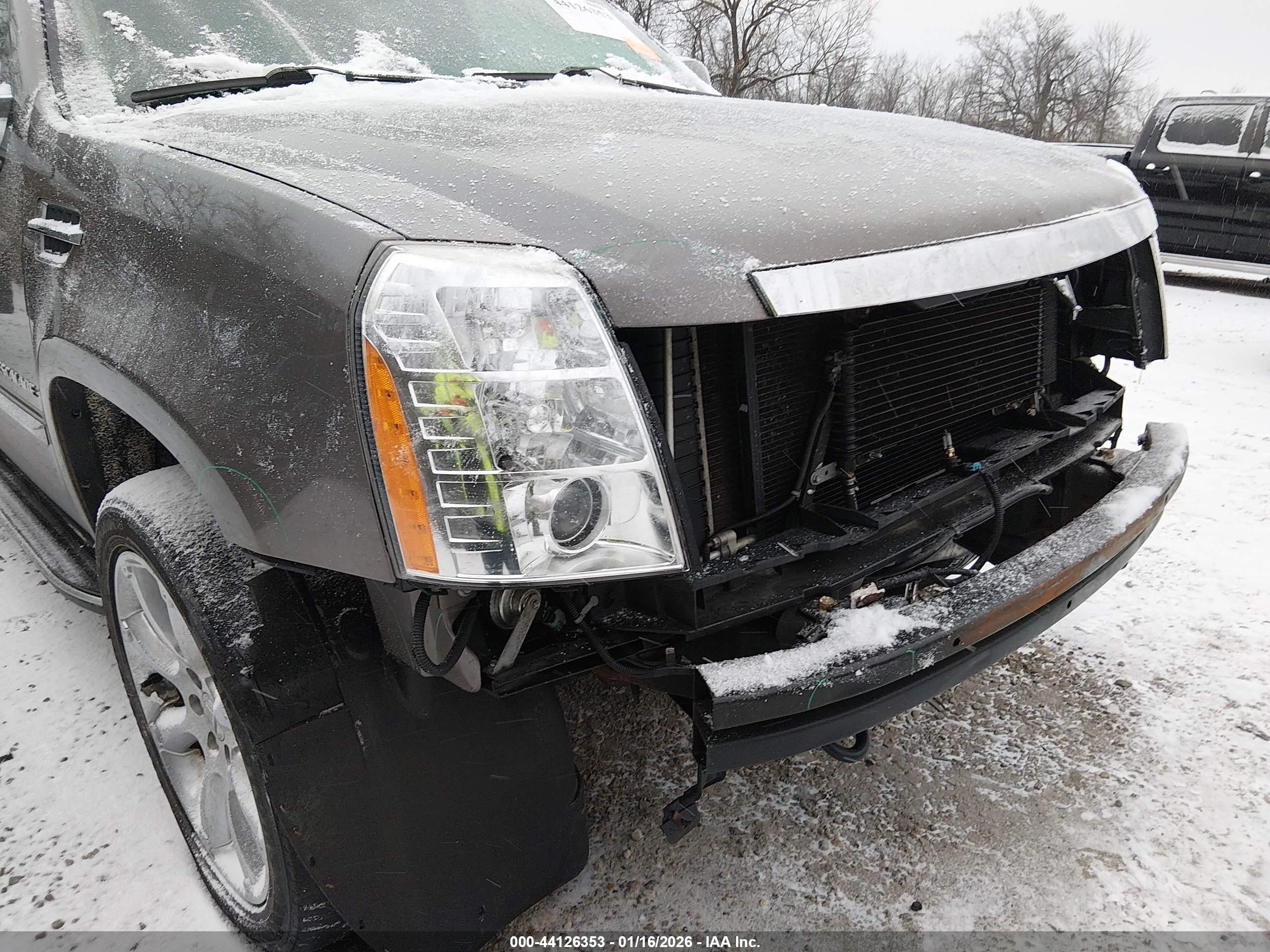 CADILLAC ESCALADE image 6