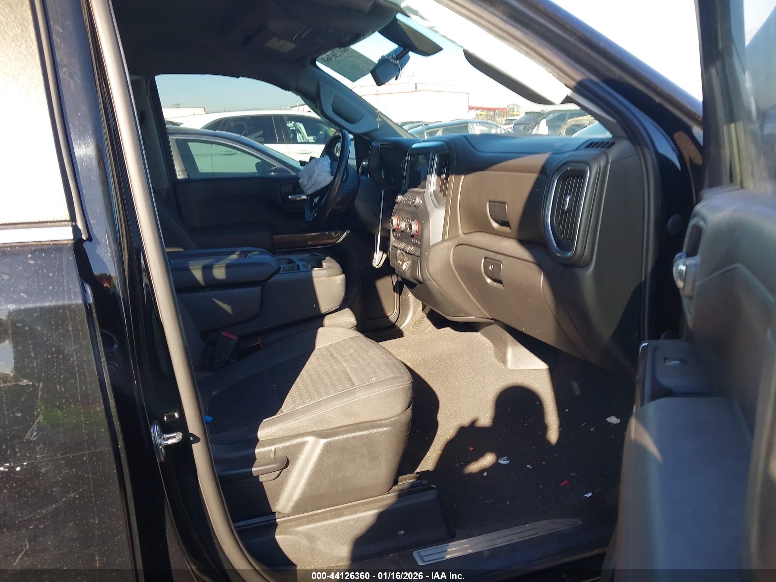 CHEVROLET SILVERADO image 5