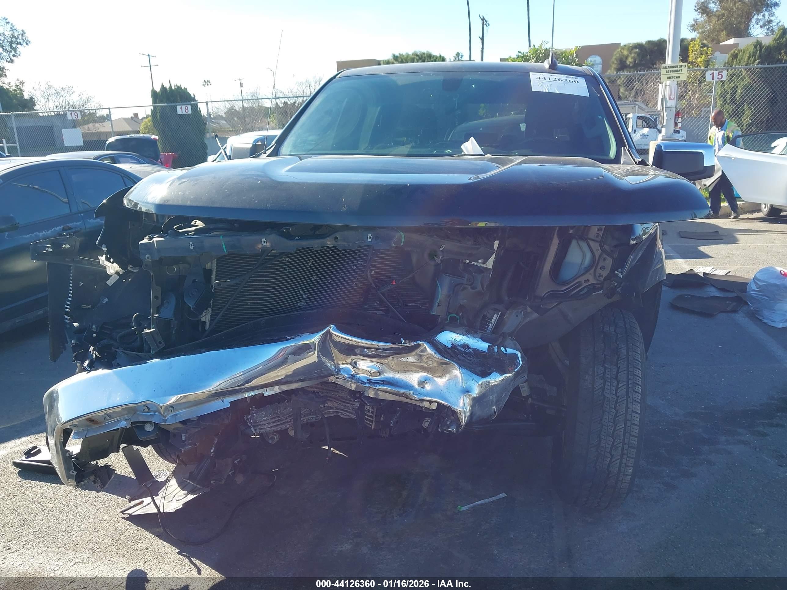 CHEVROLET SILVERADO image 6
