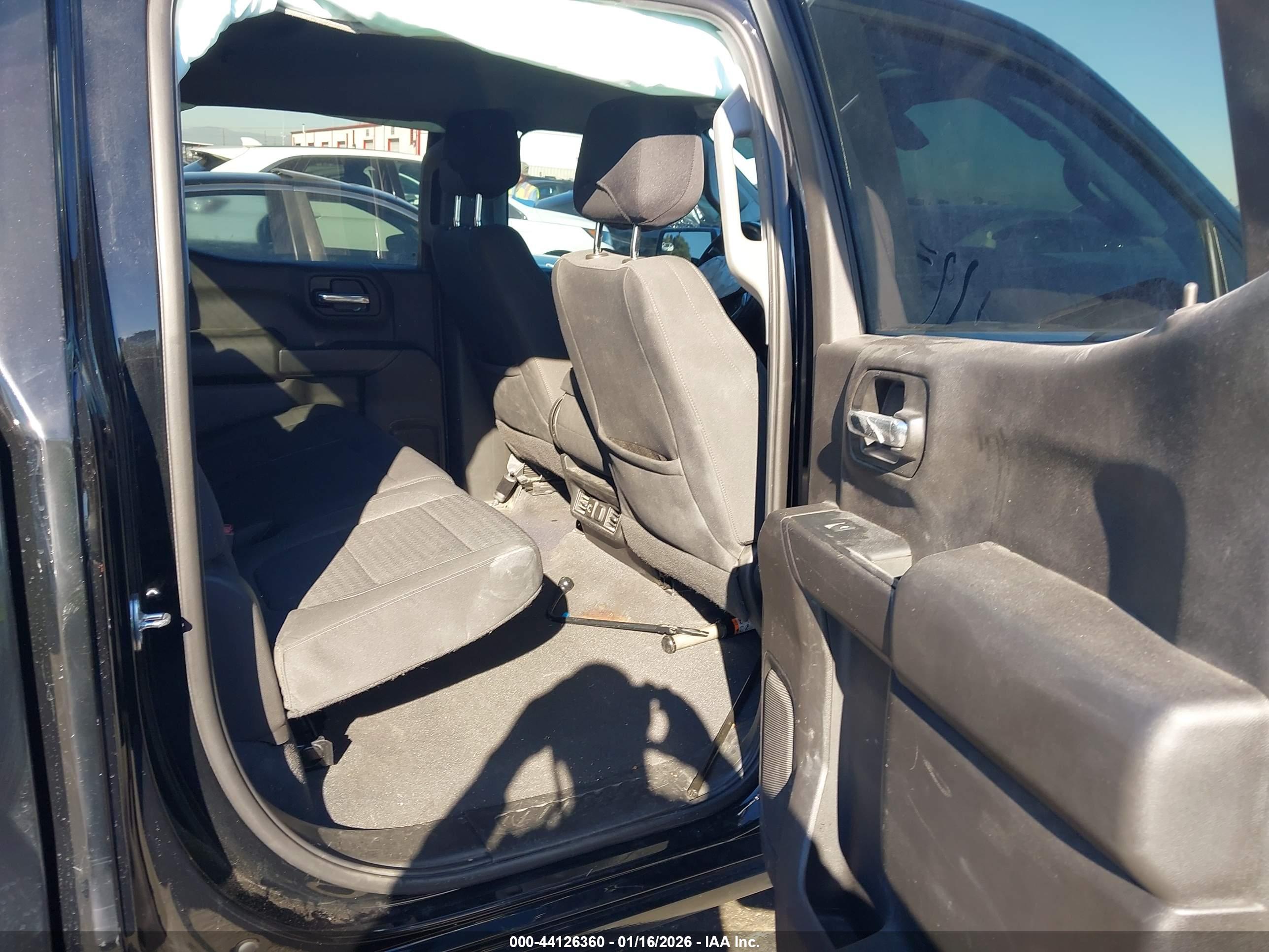CHEVROLET SILVERADO image 8