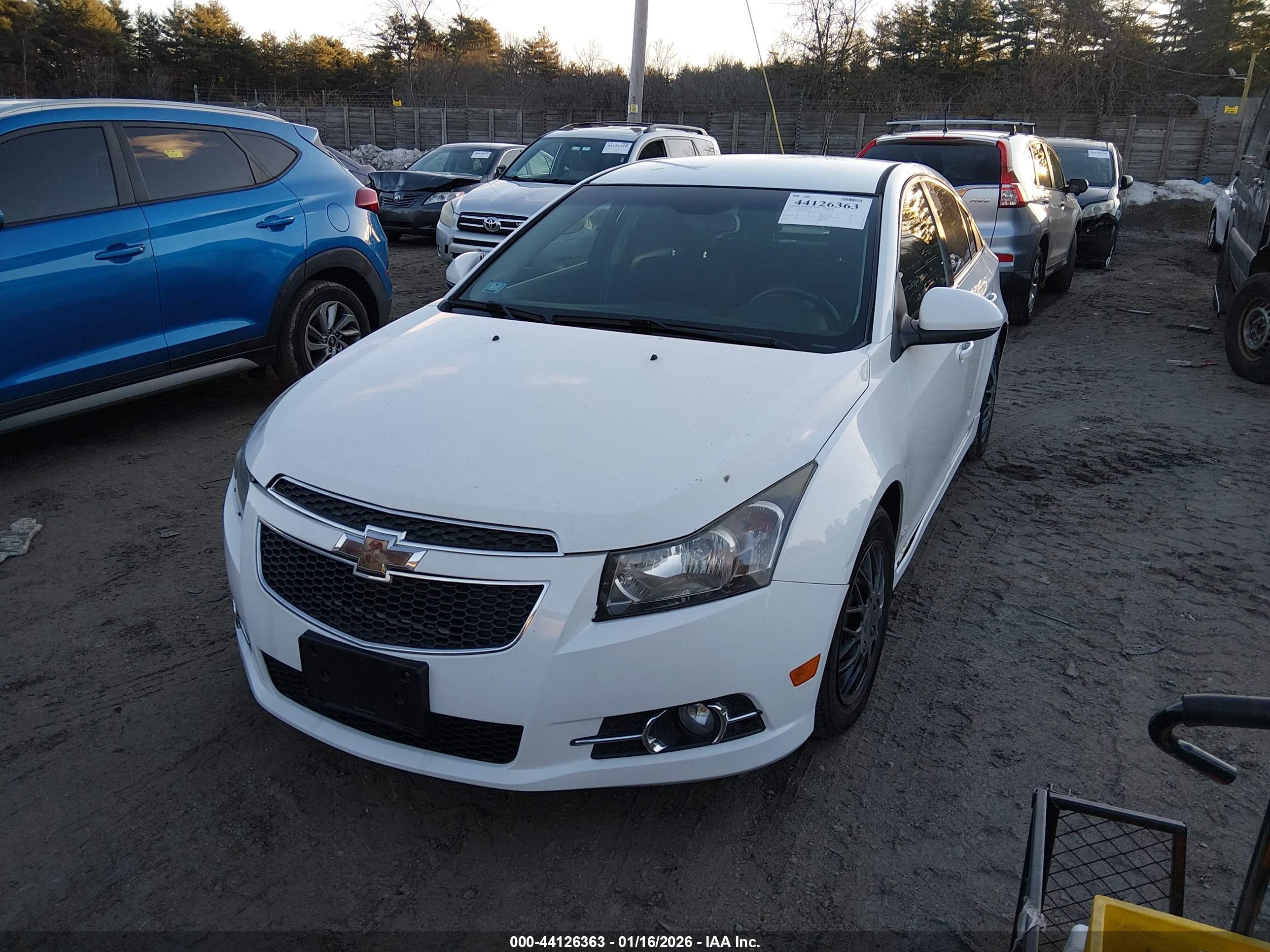 CHEVROLET CRUZE image 2