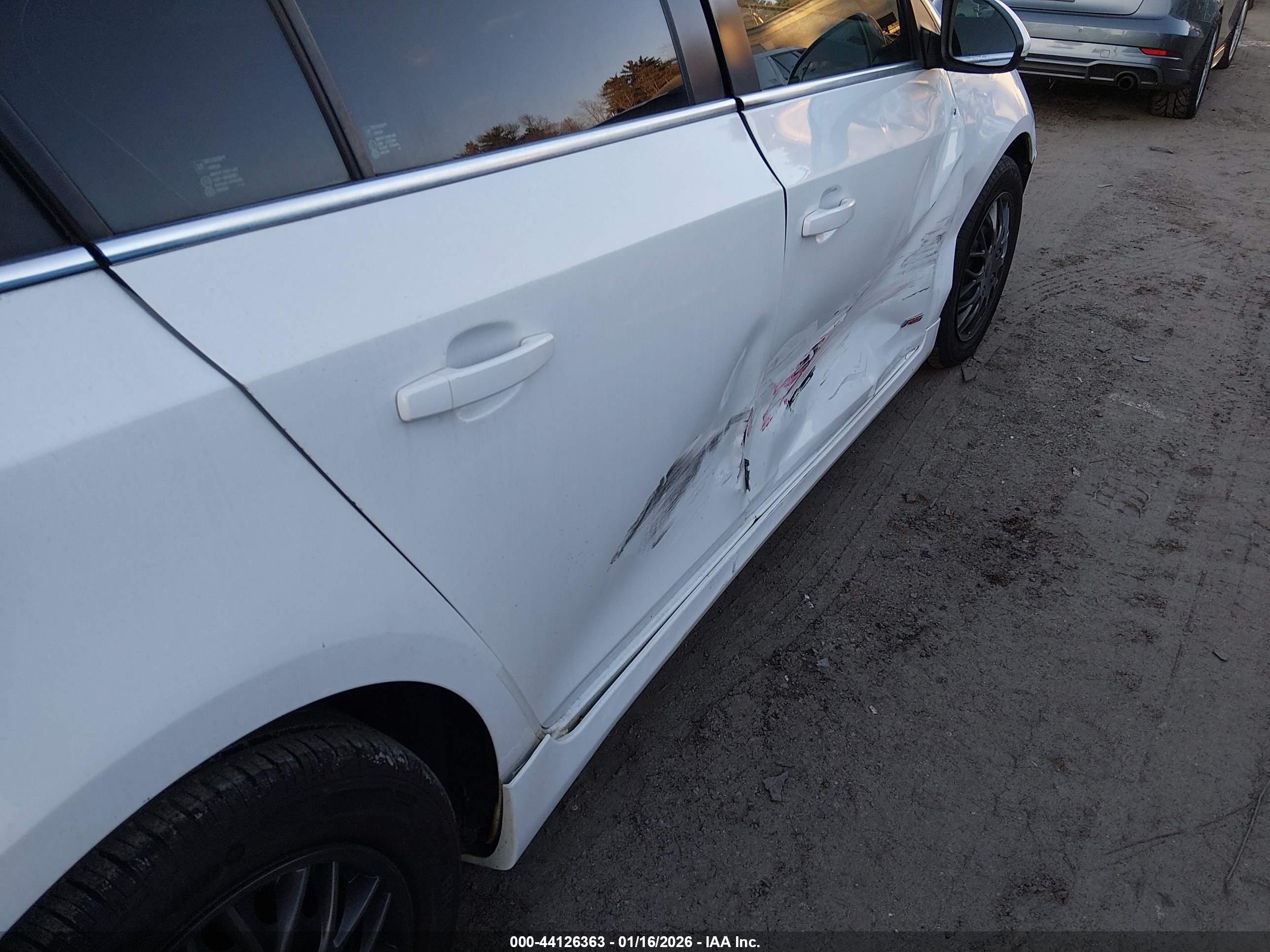 CHEVROLET CRUZE image 6