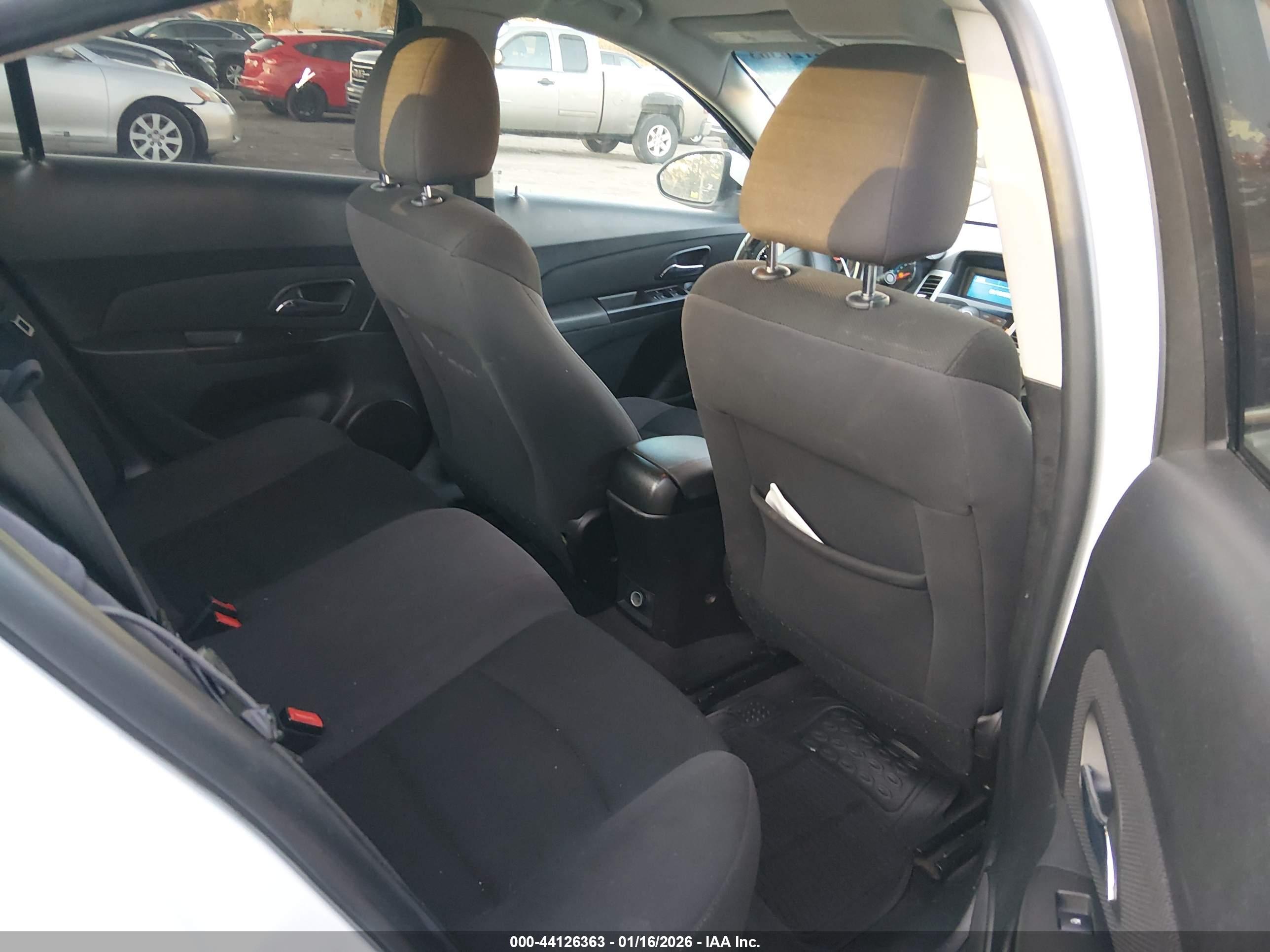 CHEVROLET CRUZE image 8