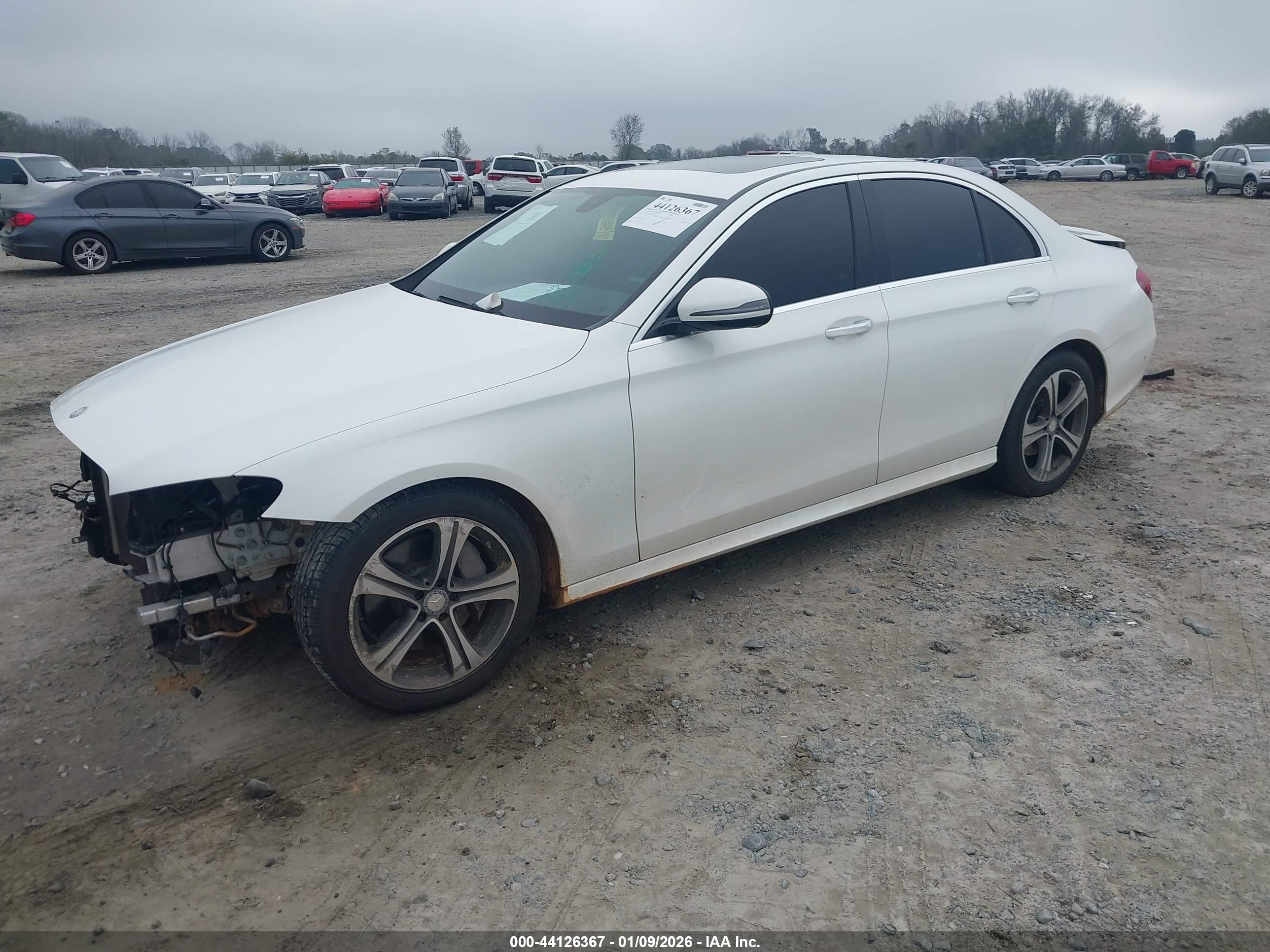 MERCEDES-BENZ E image 2