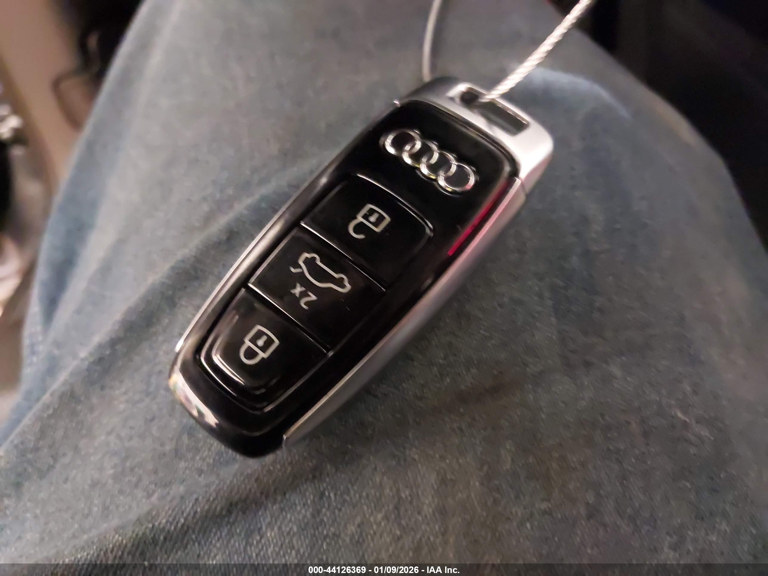AUDI E-TRON image 11