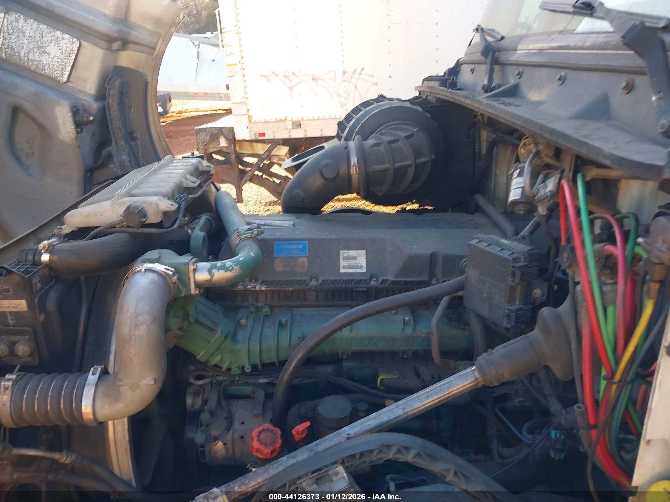 VOLVO VN image 10