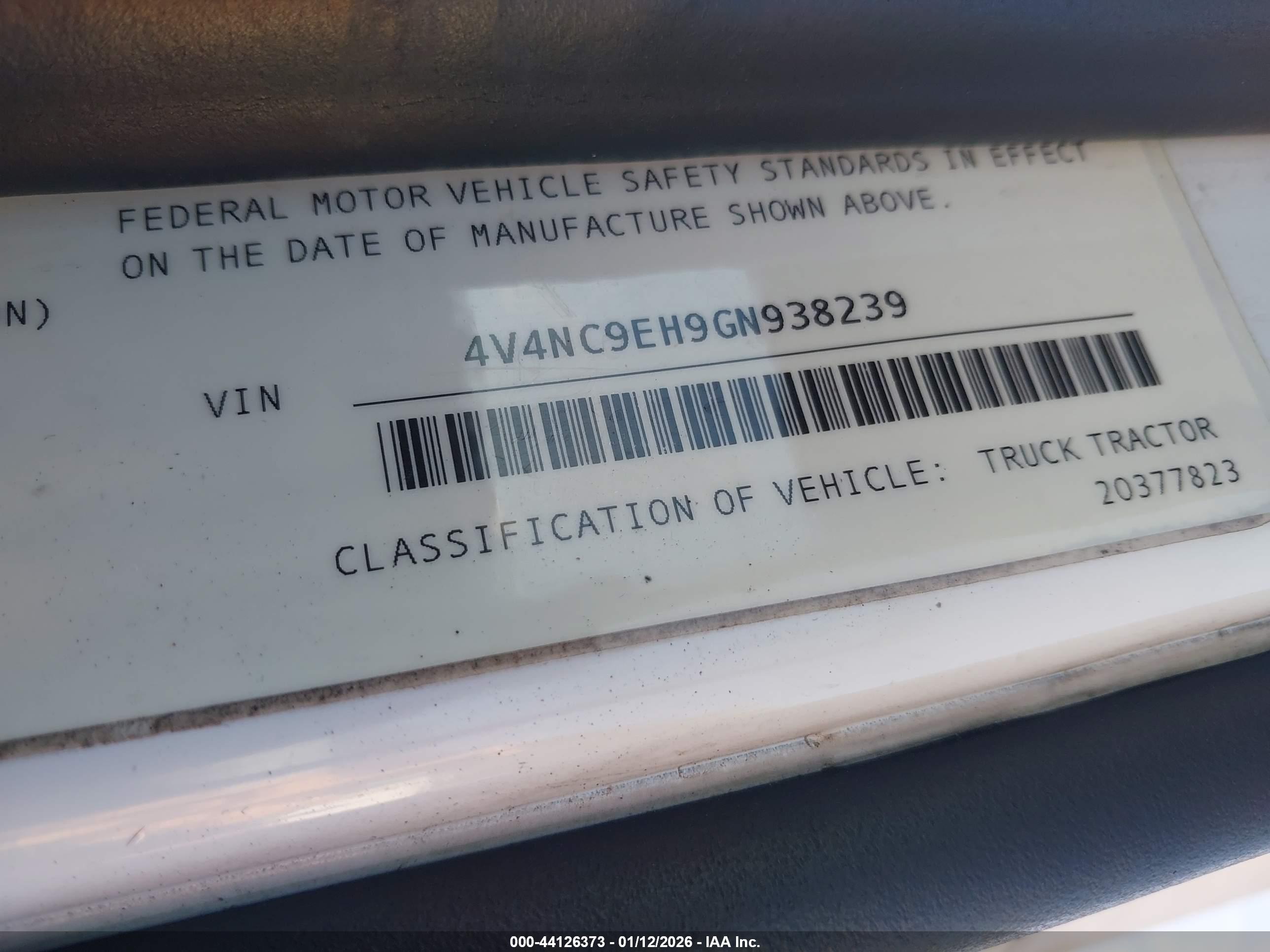 VOLVO VN image 9