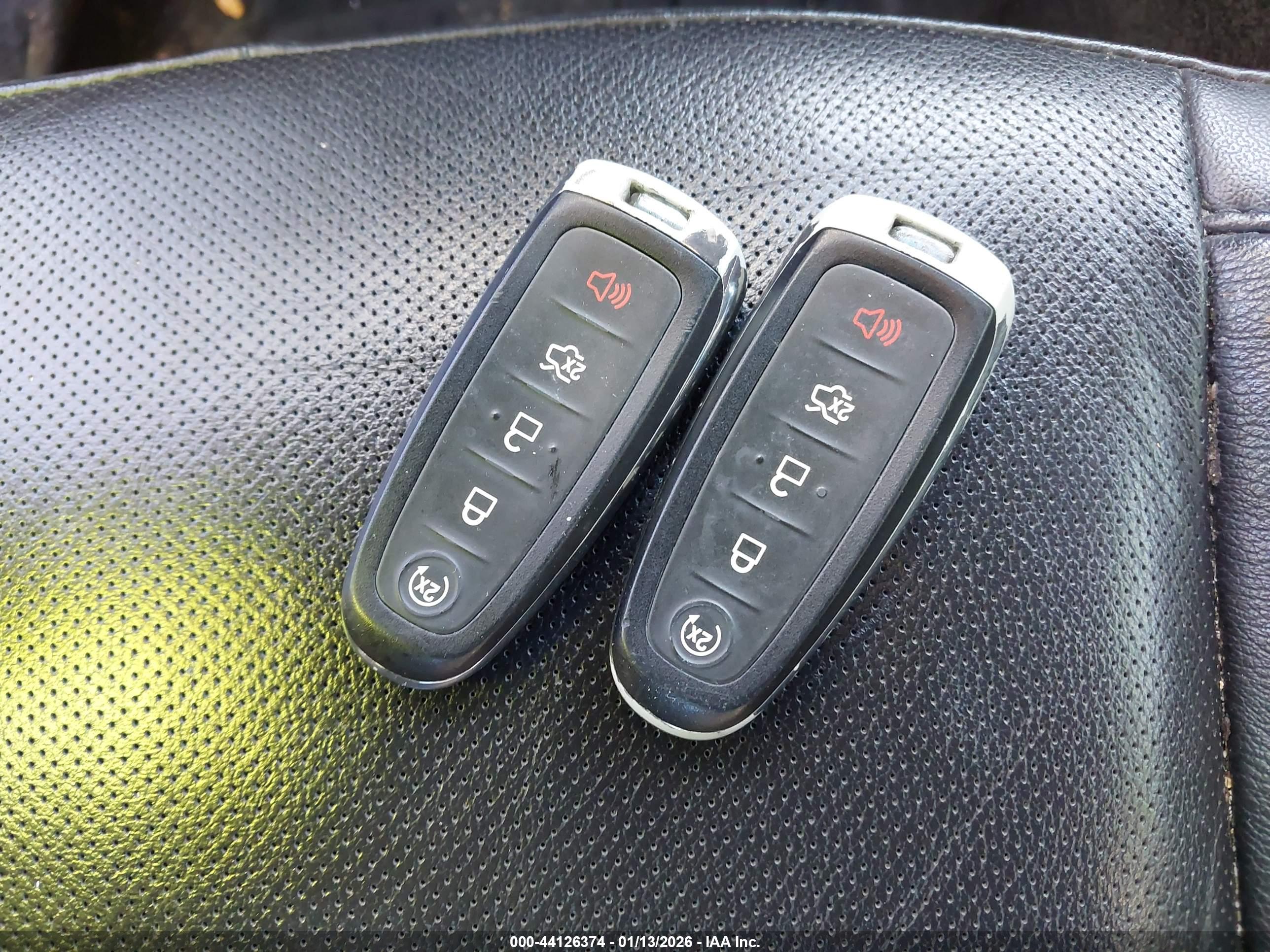 LINCOLN MKS image 11