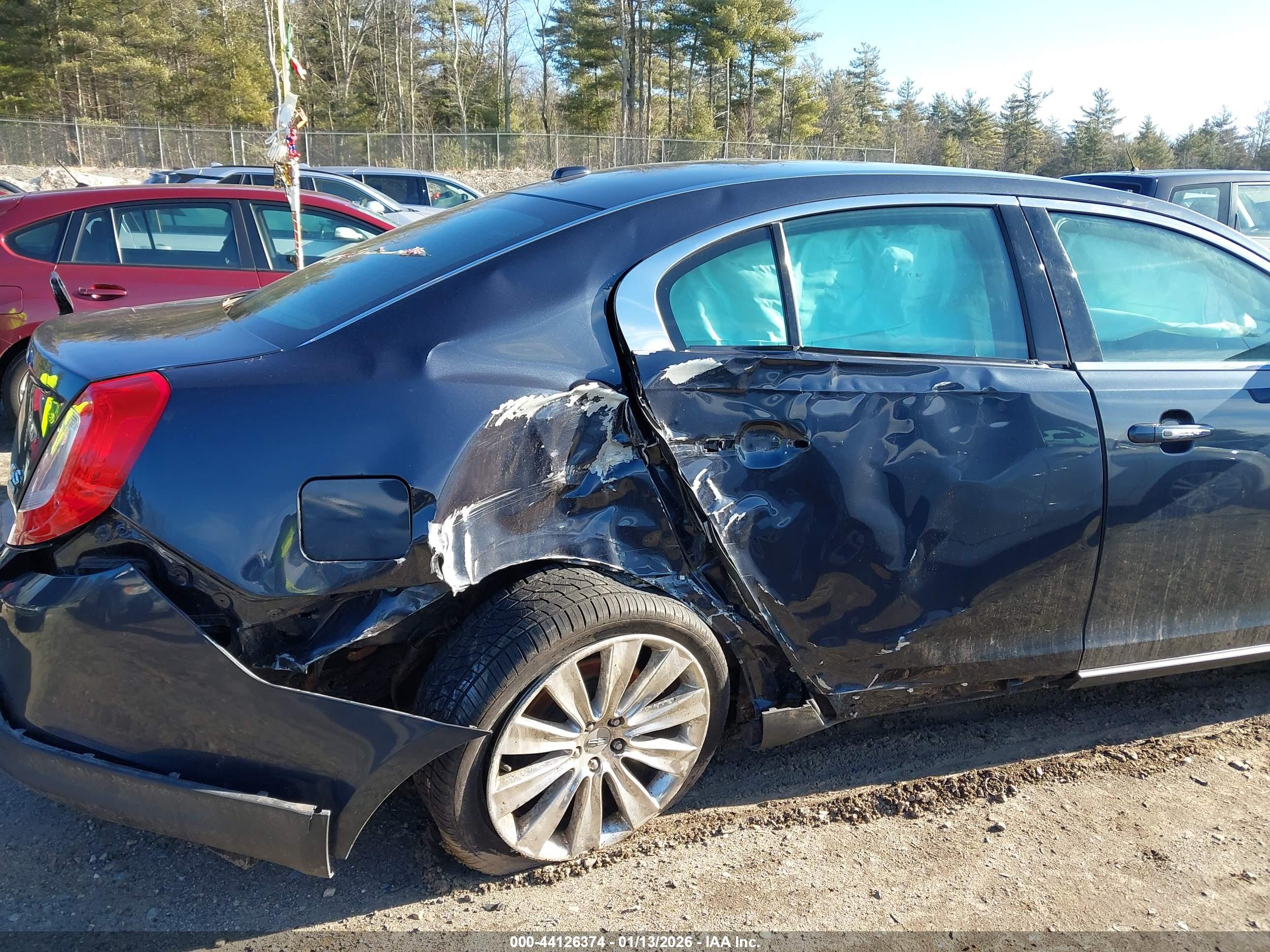 LINCOLN MKS image 6